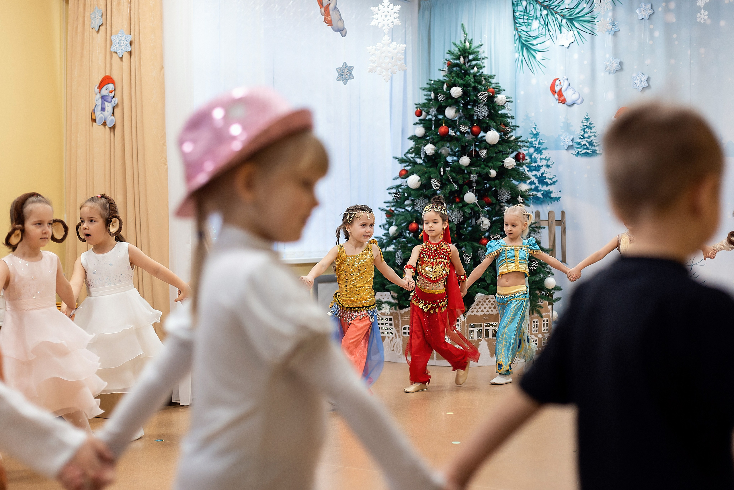 Утренник_"Веселый балаганчик» 2024. Семейный фотограф в Санкт-Петербурге