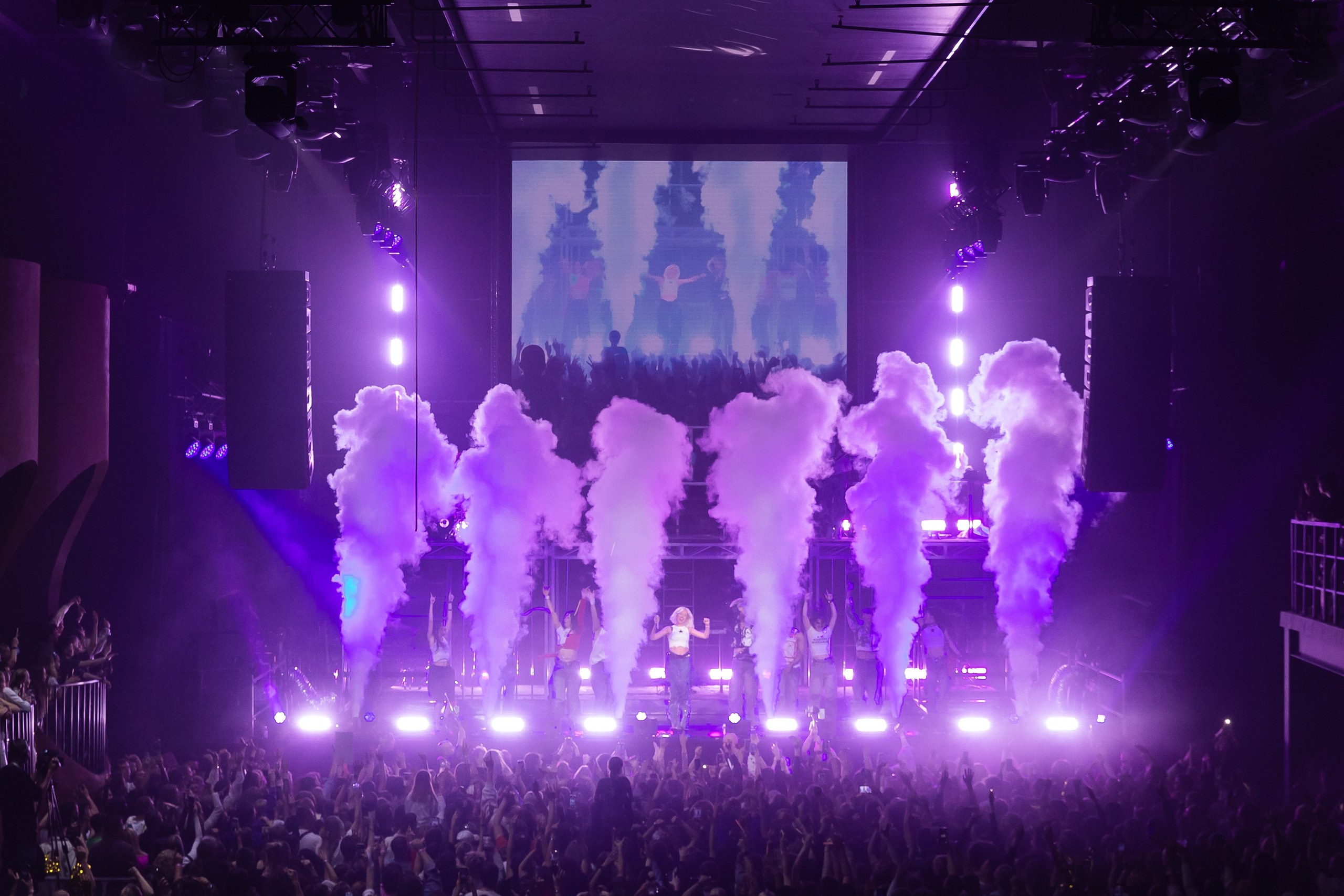 Концерт Клавы Коки. Фотограф в Москве