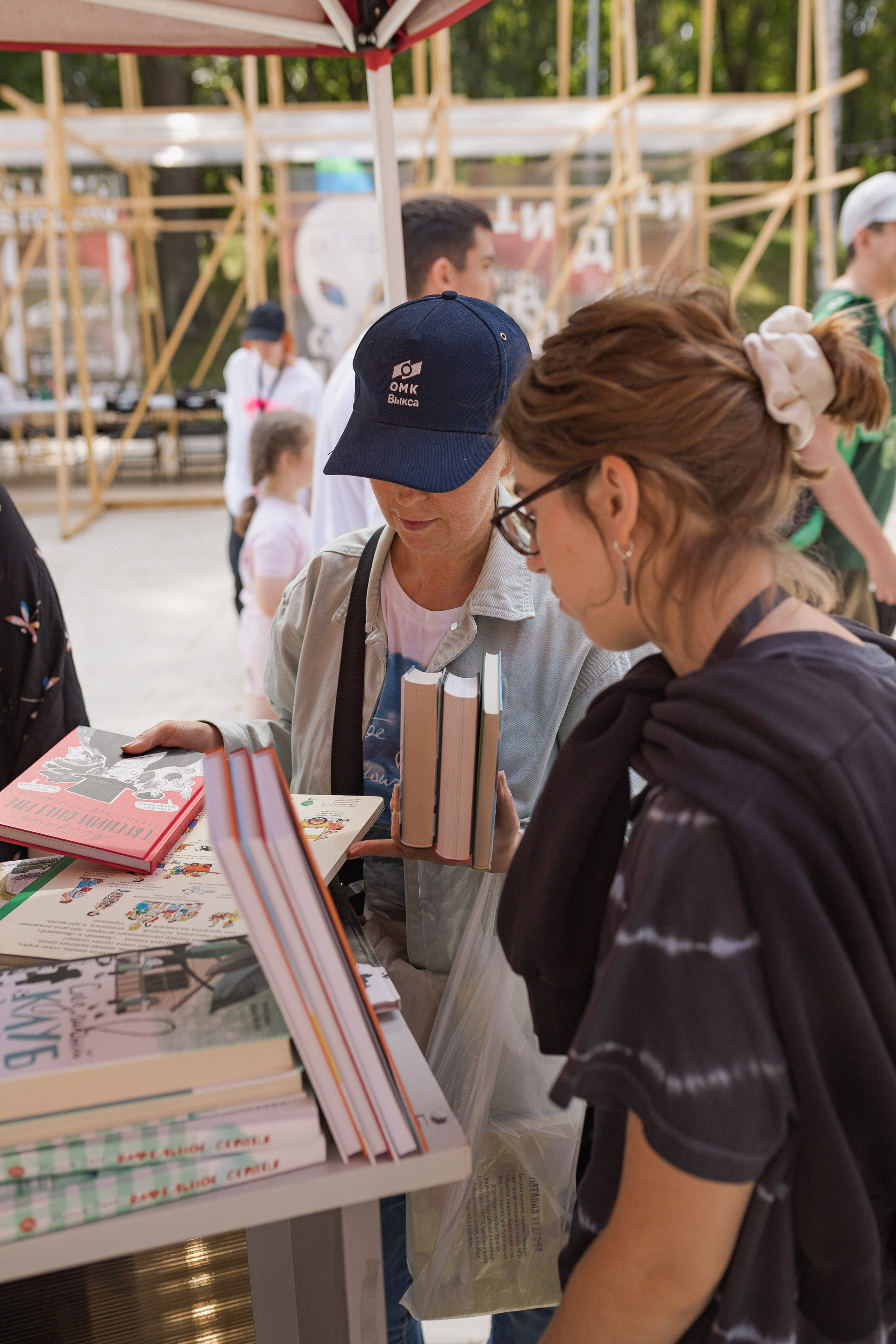 Книжный фестиваль «Смены» в Выксе 2024. Фотограф городских и семейных событий Артем Карпухин
