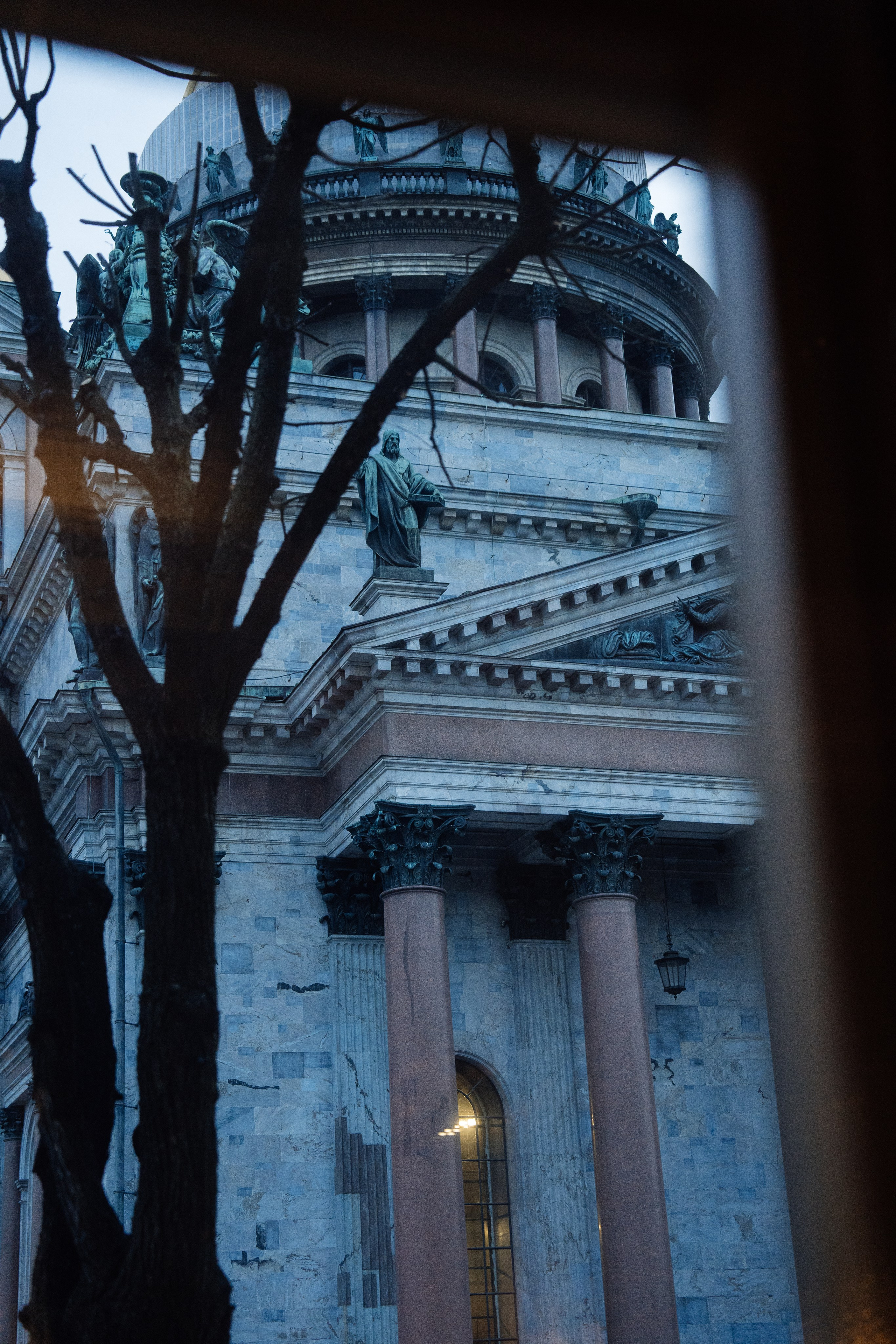 Анна Сергей. Камерная свадьба в Фосизонс в стиле неоклассика. Свадебный фотограф организатор в Санкт-Петербурге Ассоль Опарина