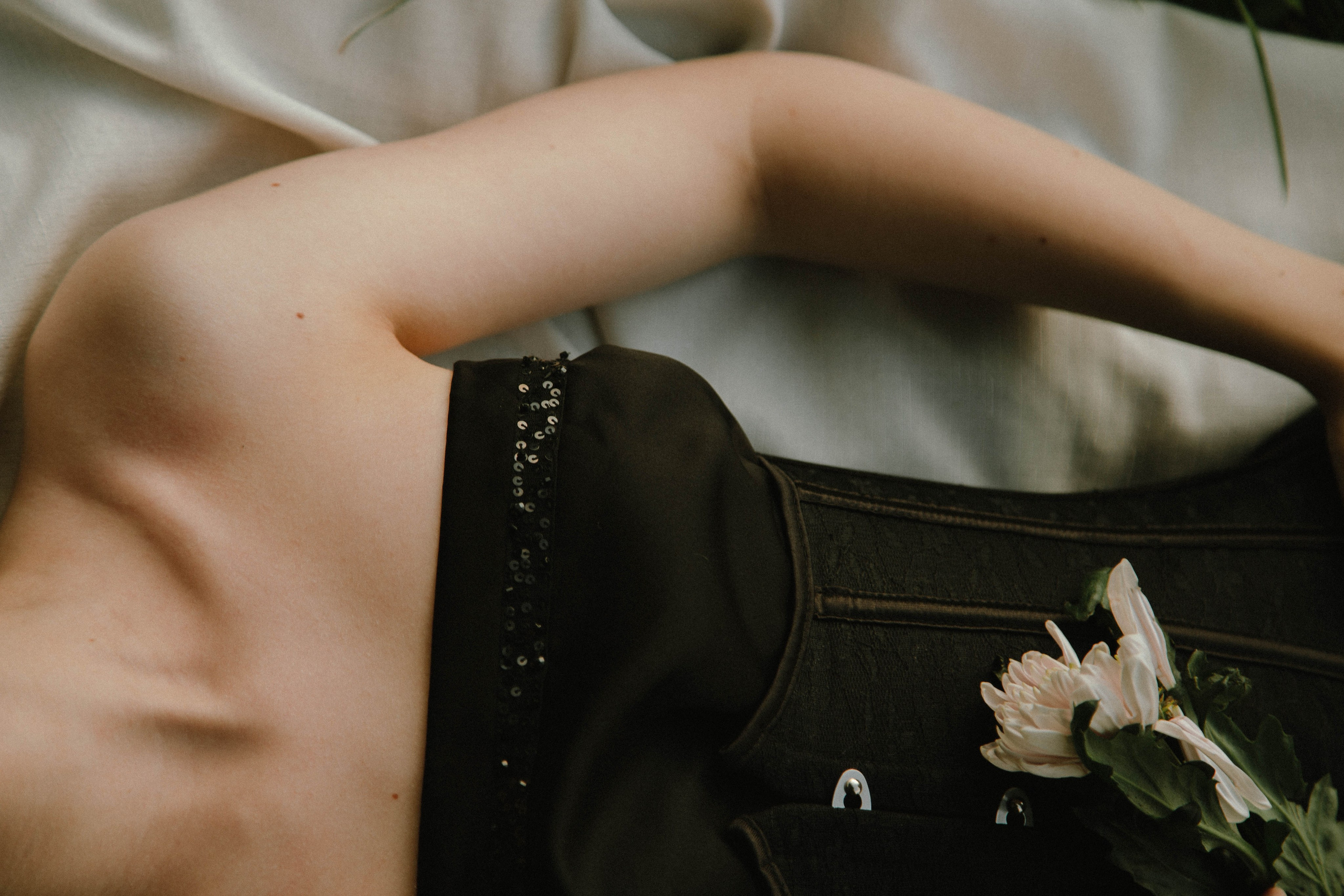 Black dress. DINA MOREVA photography