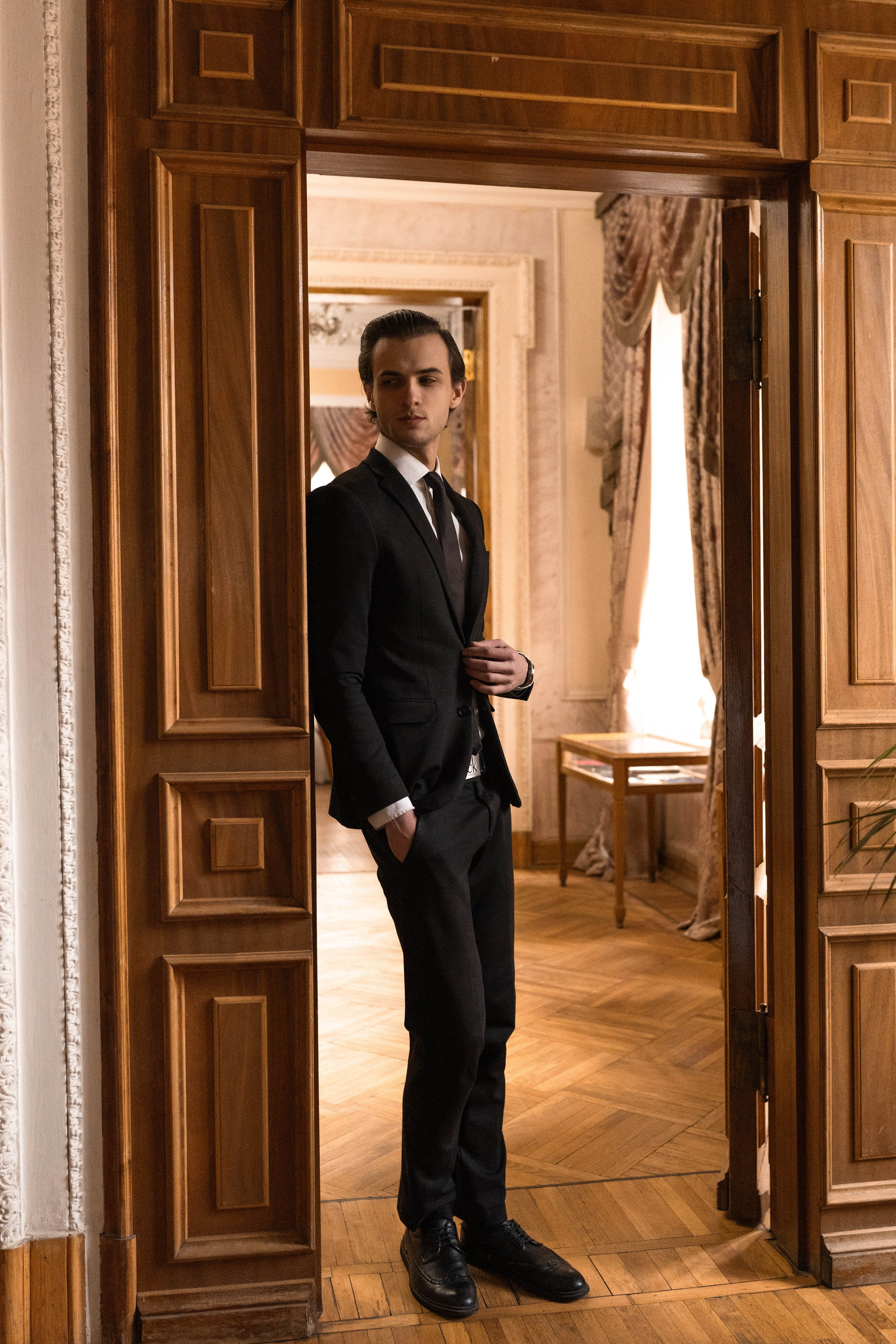 Свадебная фотосессия в Пушкинской библиотеке. Свадебный фотограф в Москве Анна Полушина