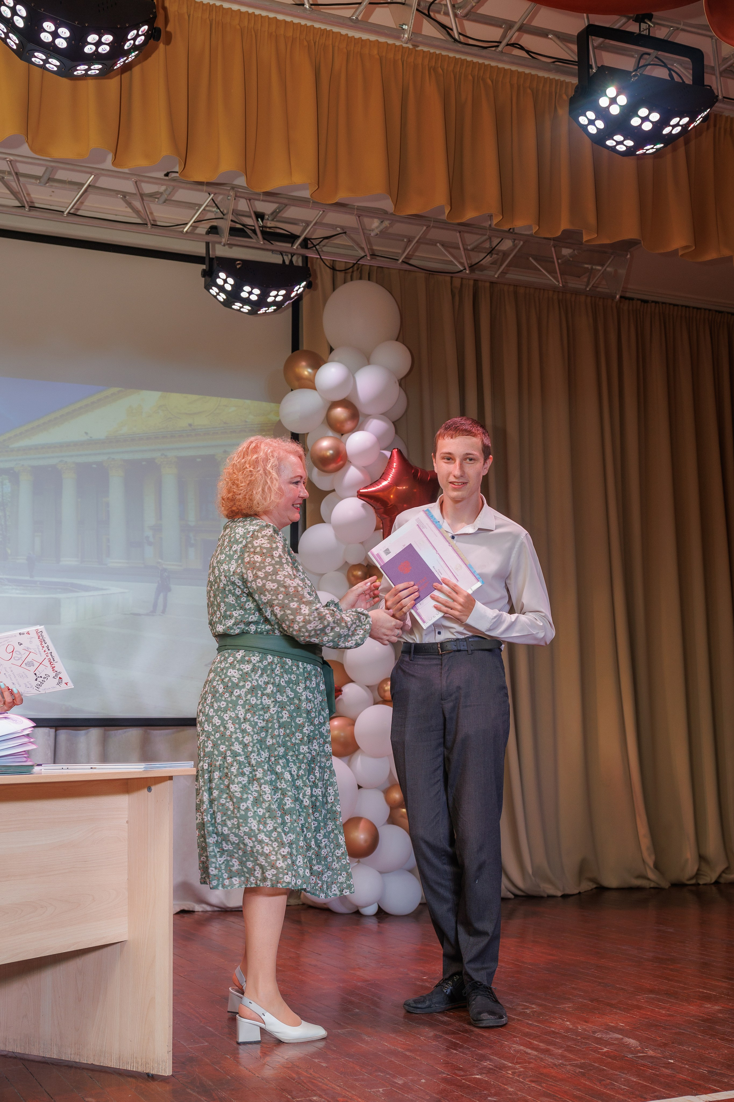 Вручение аттестатов. Свадебный и семейный фотограф в Новосибирске Ирина Дорошкова