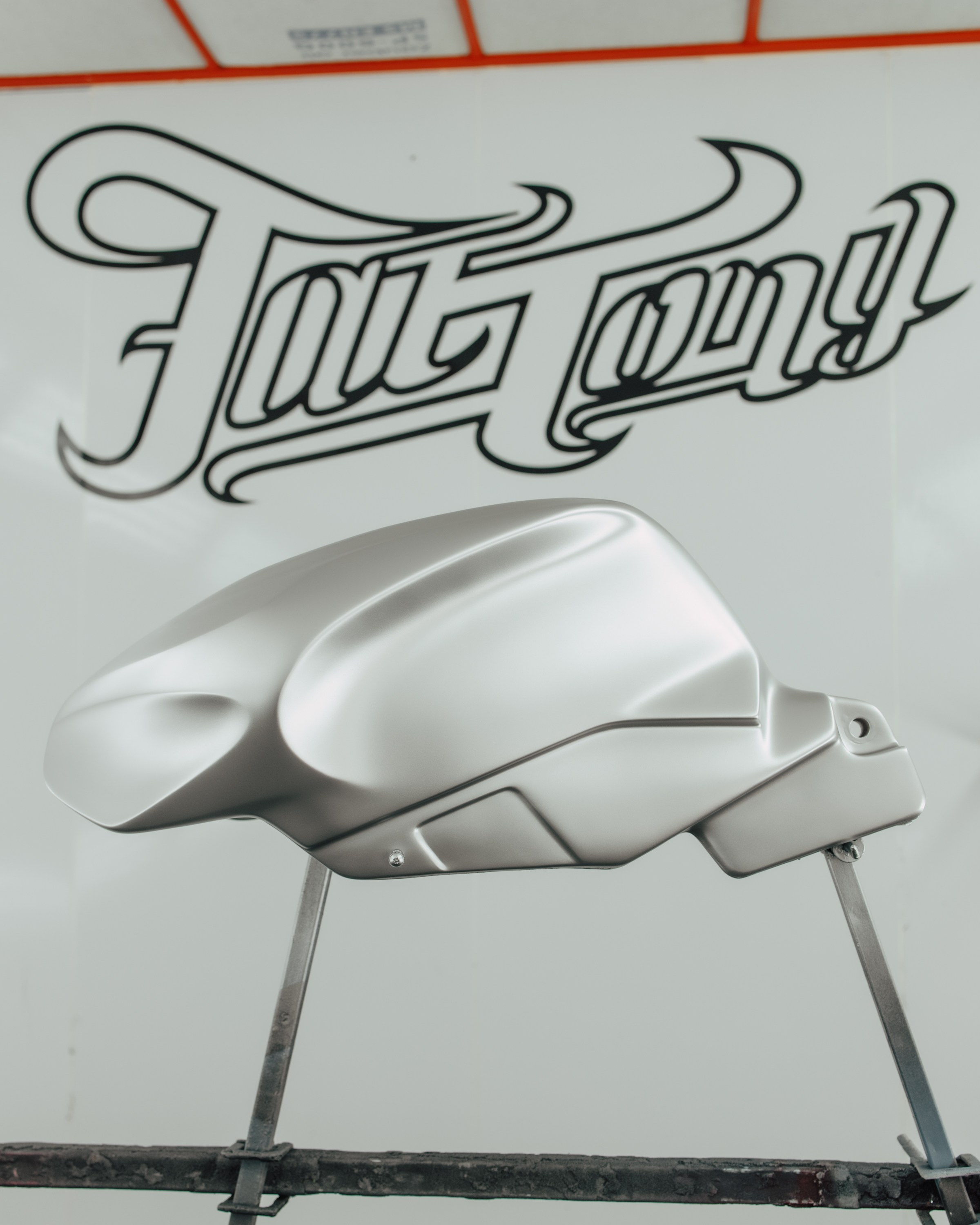 Aprilia детали мотоцикла, окрас в оранжевый кэнди. DeLorein