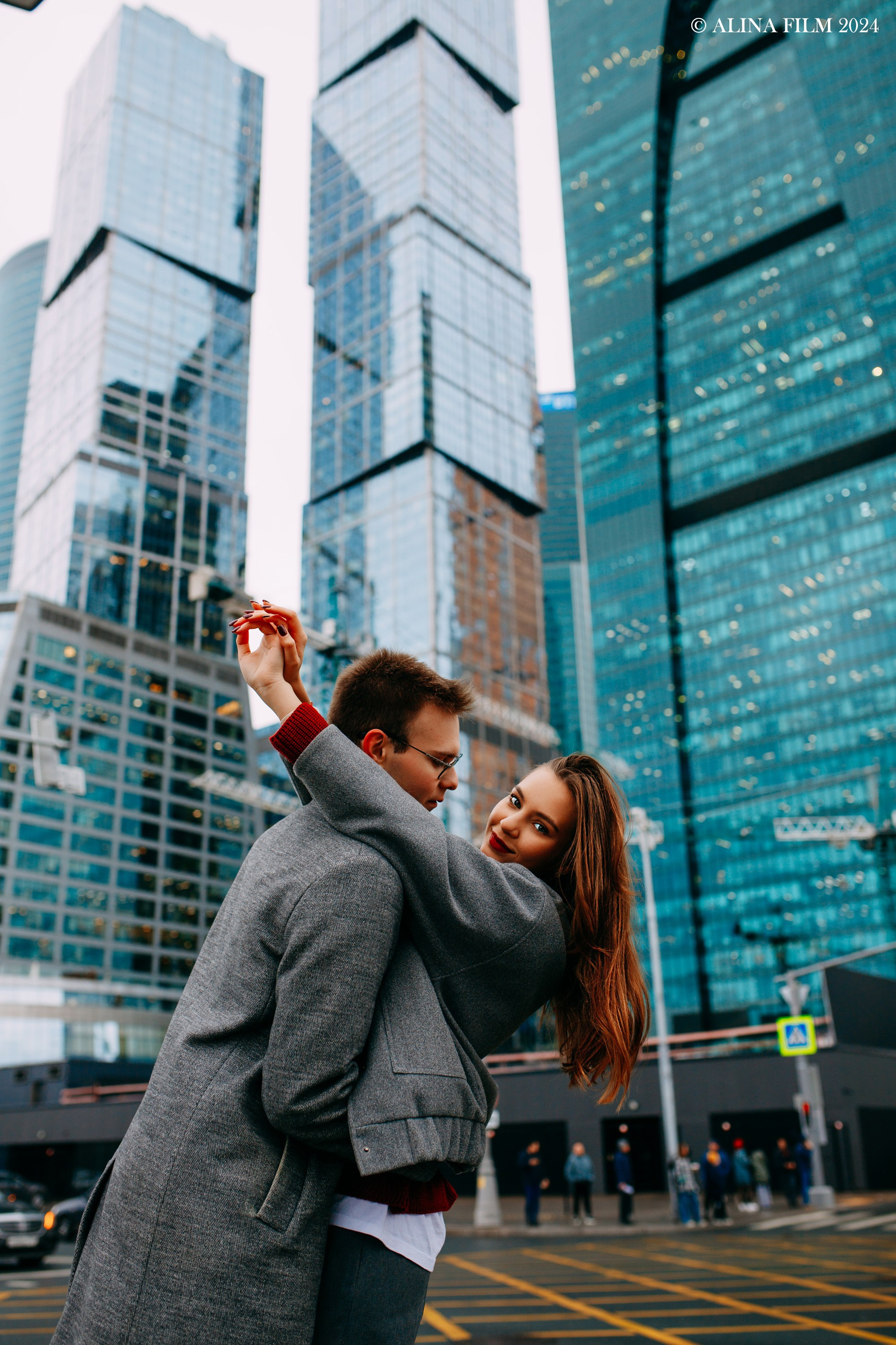 Лавстори в Москва Сити. Фотограф в Санкт-Петербурге Alina Film