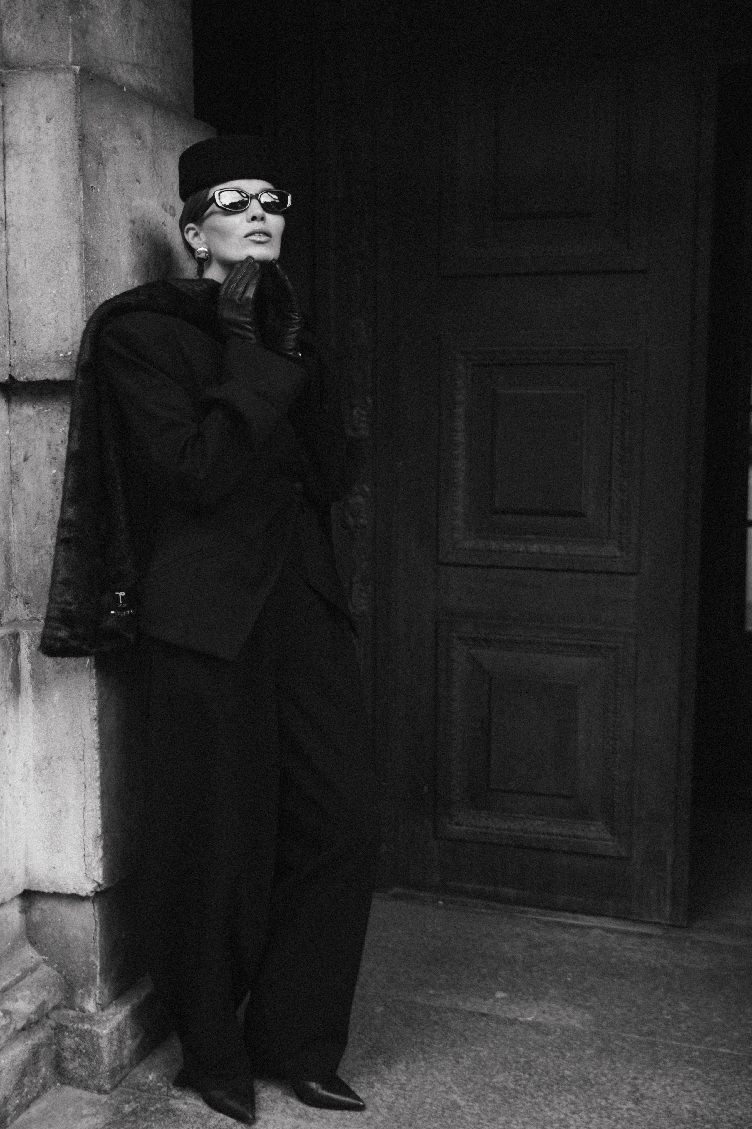 ЖЕНСКИЙ ПОРТРЕТ. О ЛЮБВИ НЕ ГОВОРЯТ.ЕЕ ПОКАЗЫВАЮТ