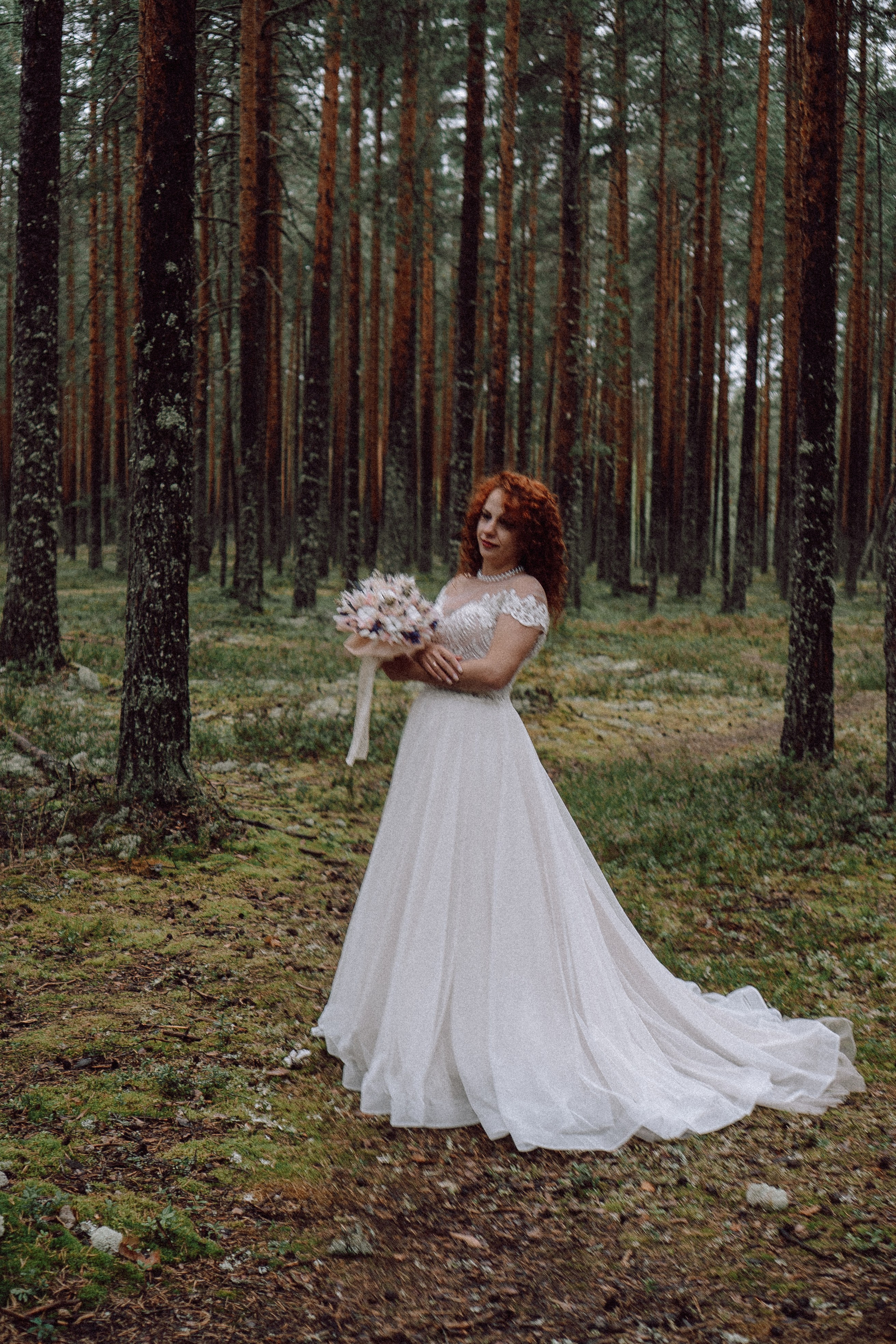 СВАДЕБНАЯ ФОТОСЕССИИЯ ПАРЫ В ГОРОДЕ ПРИОЗЕРСК В СОСНОВОМ ЛЕСУ И С ПИКАПОМ. Профессиональный фотограф, Санкт-Петербург — Виктория Богомолова