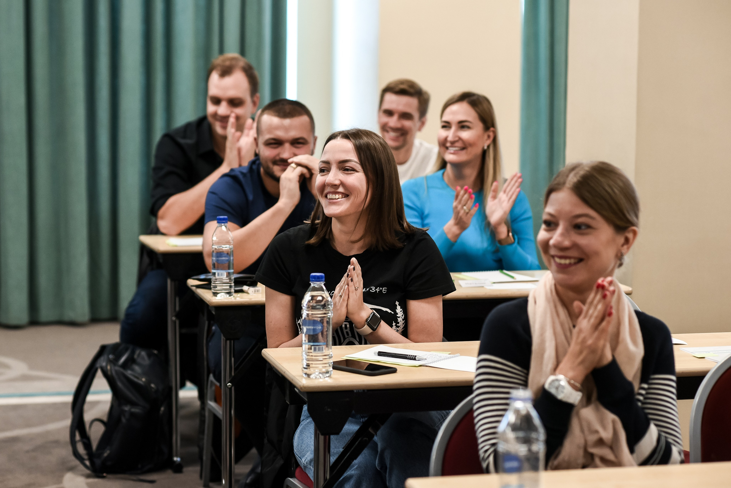 Курсы и тренинги. Анастасия Петрович фотограф, фотокорреспондент в Москве и Санкт-Петербурге. Фотосъёмка репортажа, мероприятия, корпоративная съёмка, контент