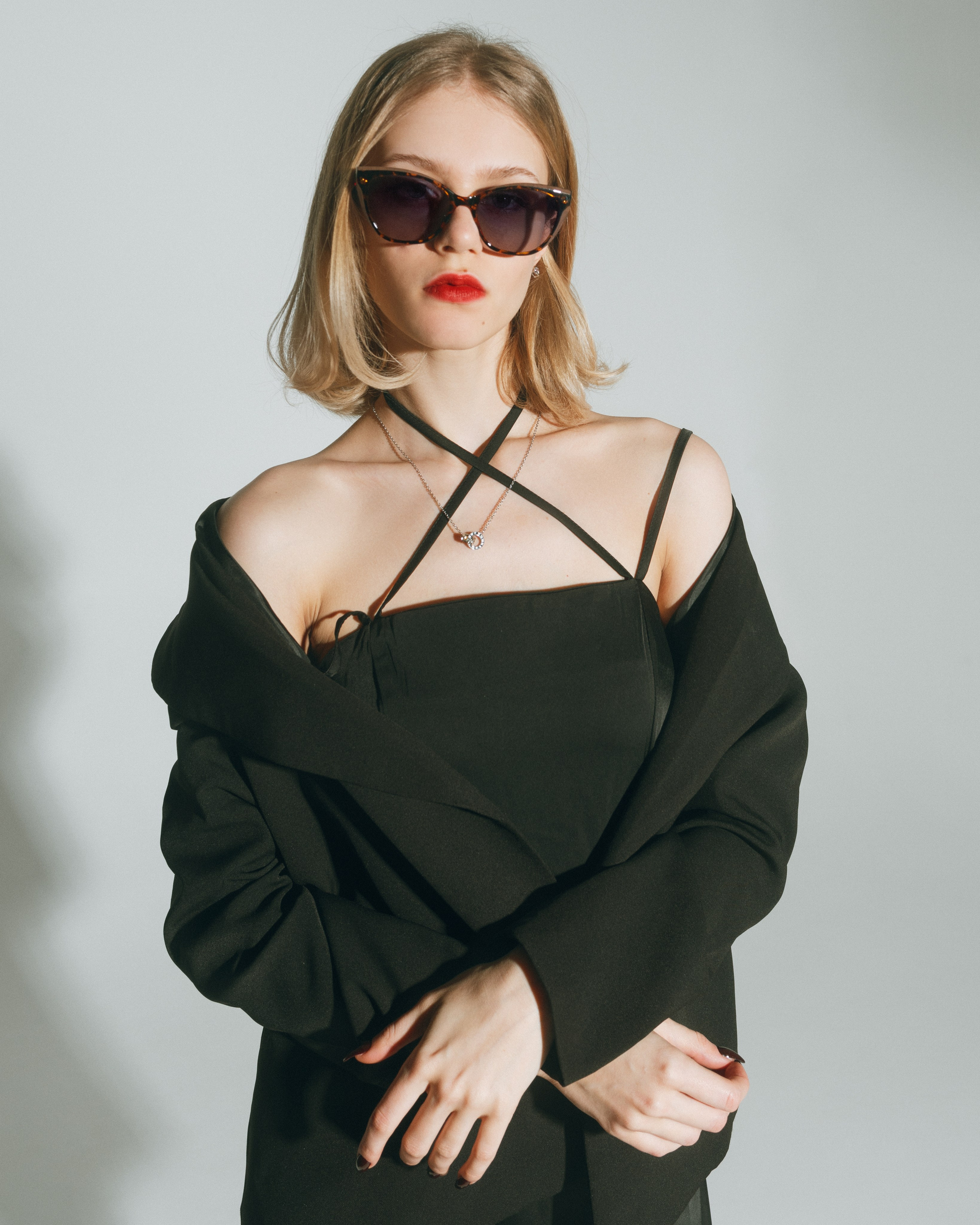 Съемка одежды на модели в Гуанчжоу, Китай, профессиональная фотосессия для маркетплейсов и каталогов