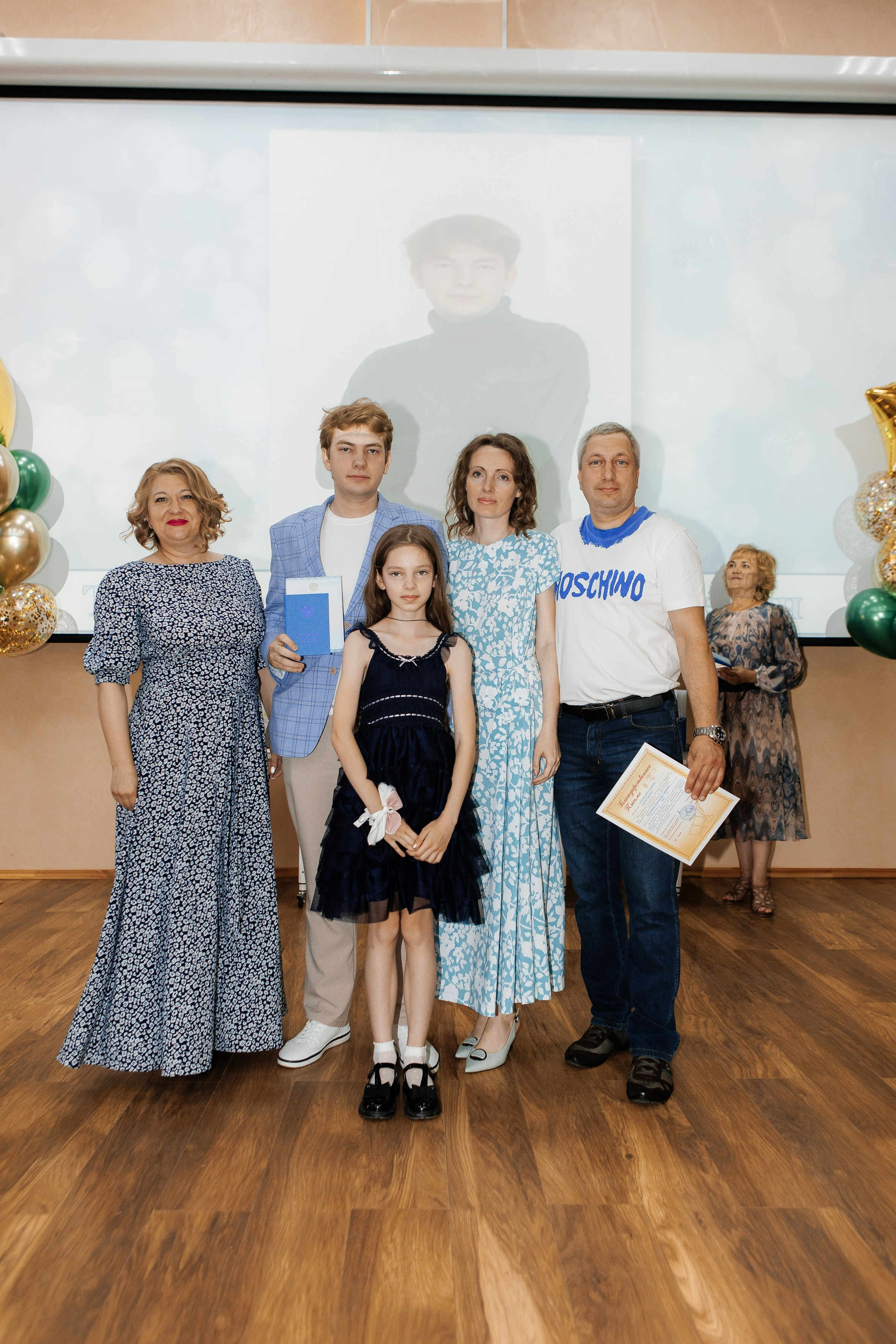 Выпускной Гимназия 12 2024 г. Свадебный и портретный Фотограф в Липецке Дмитрий Котюков