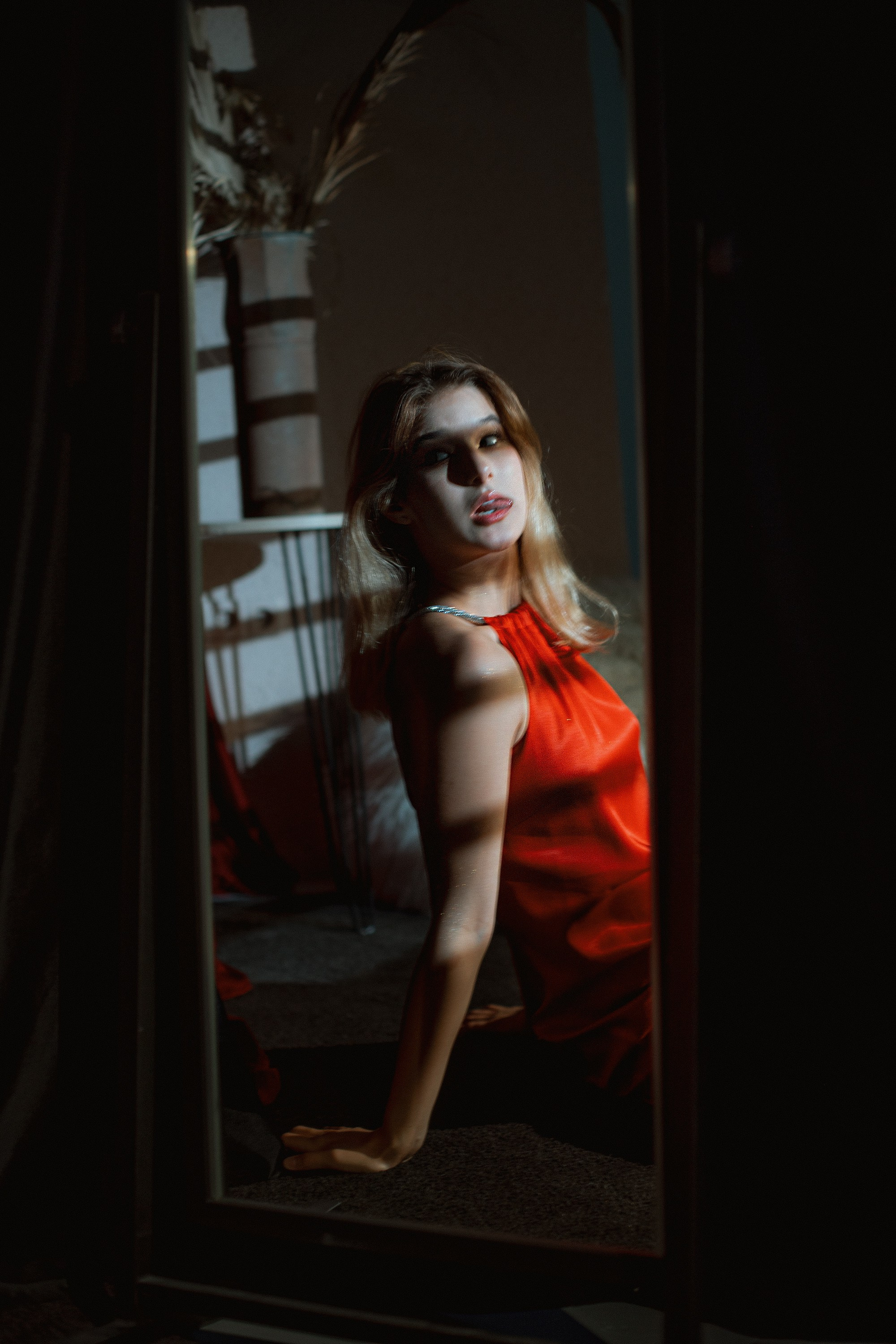 RED DRESS. Polaroud love