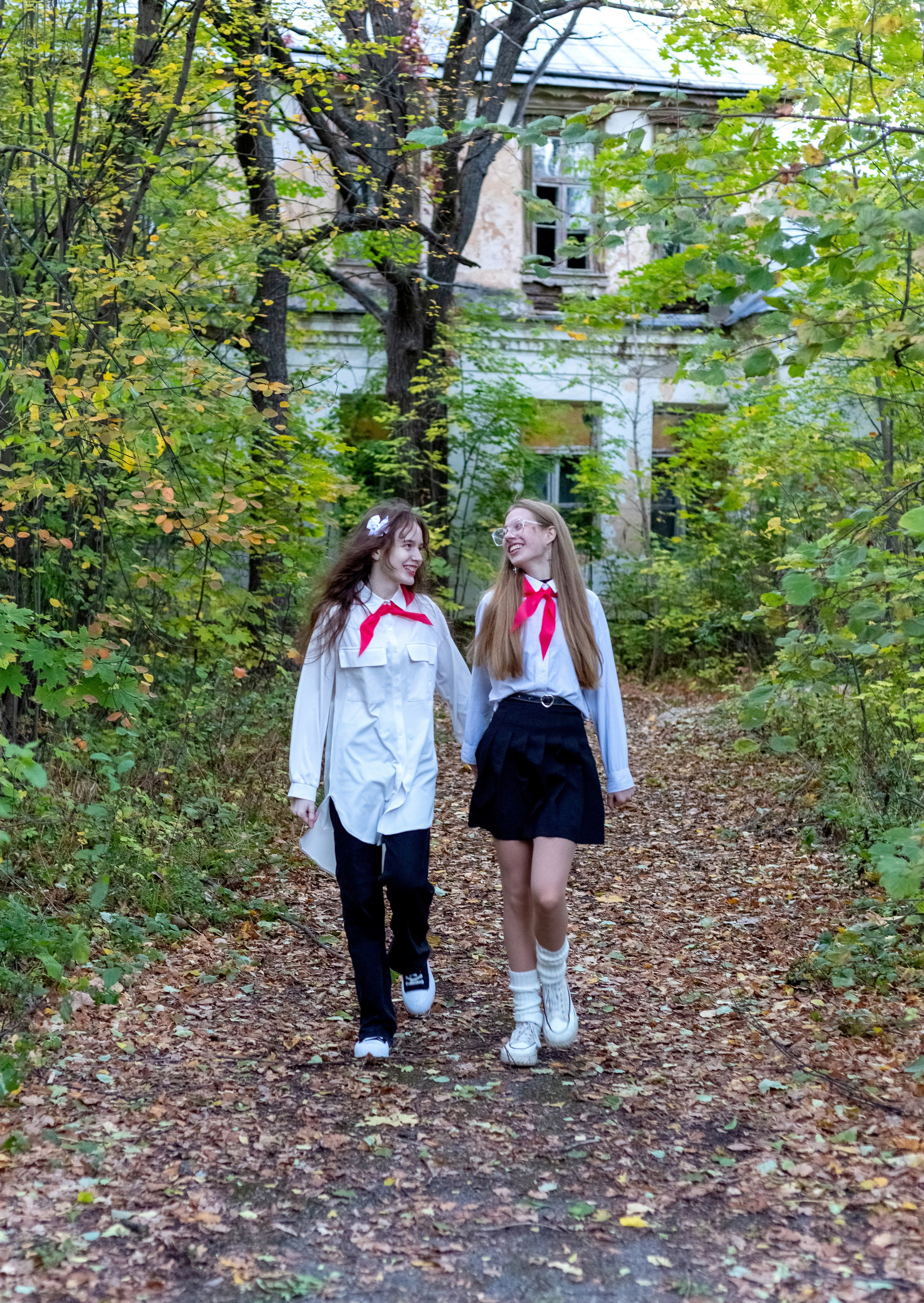 Пионеры заброшенная лесная школа, 9Б — школа 92. Выпускные альбомы Воронеж от Веры Соколовой