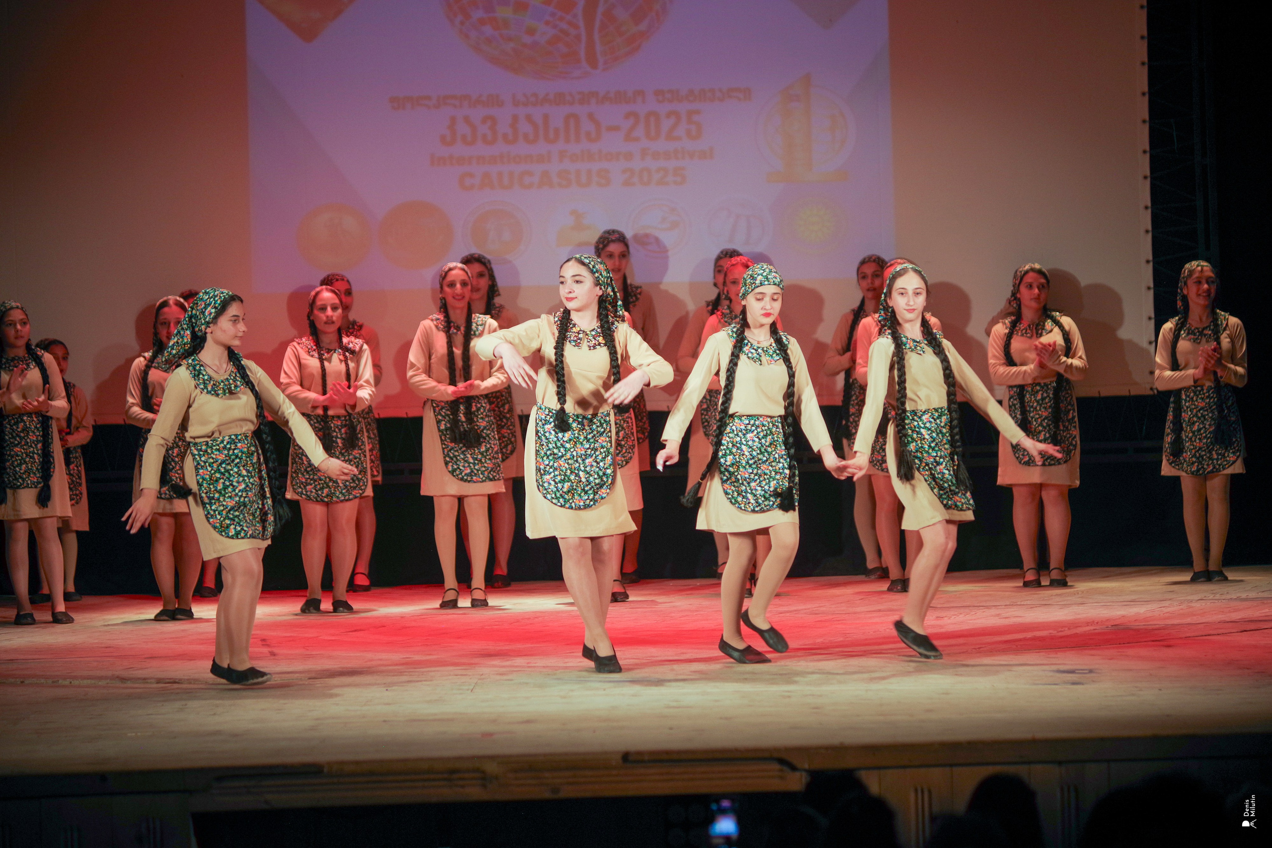 Танцы в прекрасном Они. Портретный фотограф Денис Милютин