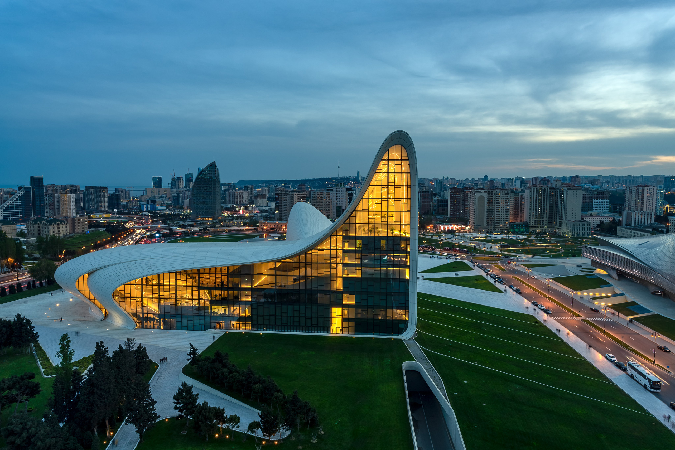 Heydar Aliyev Center | Baku. Архитектурный фотограф Кирилл Цыбенко. Работаю в Москве, по всей России и Миру