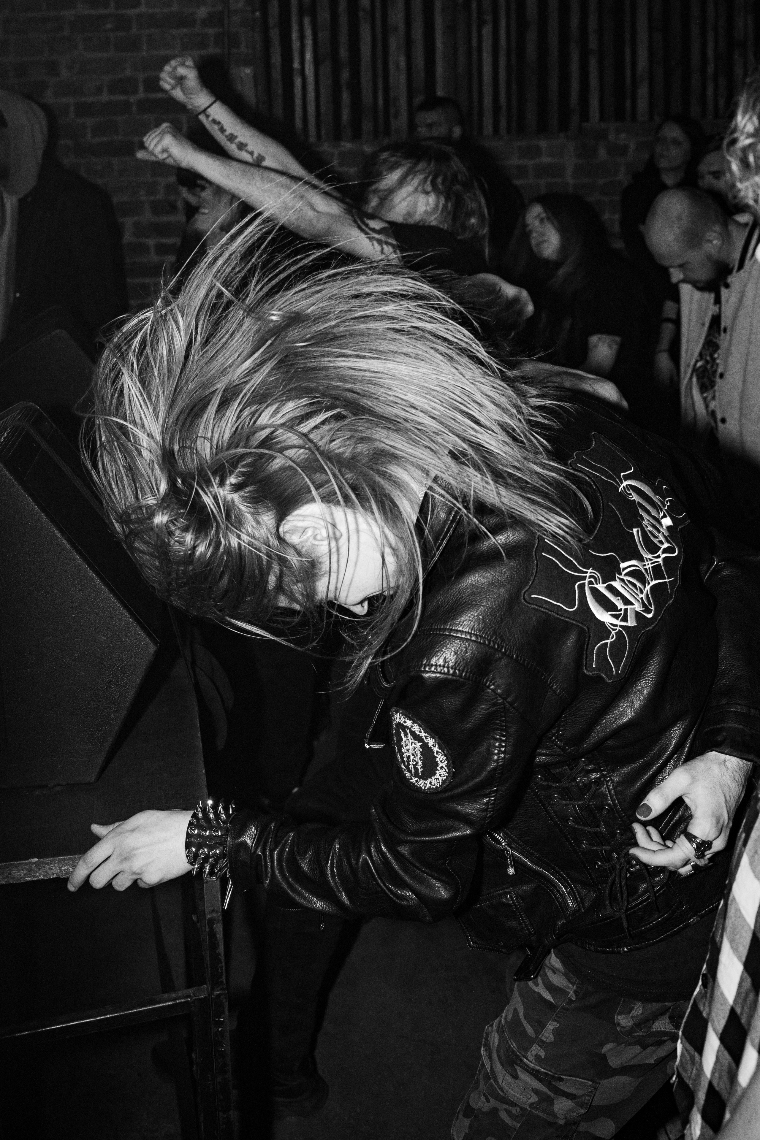 ИЛ • Minuala • Khlad|Цоколь 2.0. Концертный и репортажный фотограф в Санкт-Петербурге Слава Пахомов