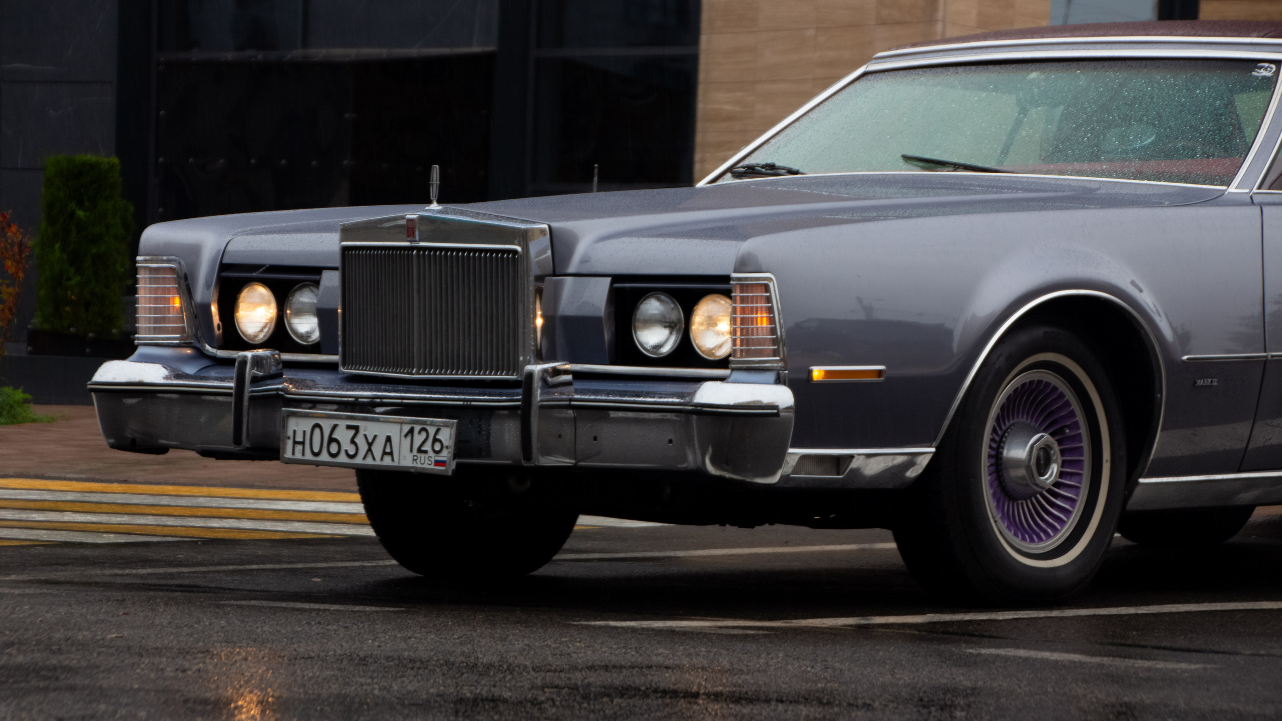 Фото Lincoln Continental Mark IV — купе американской классики