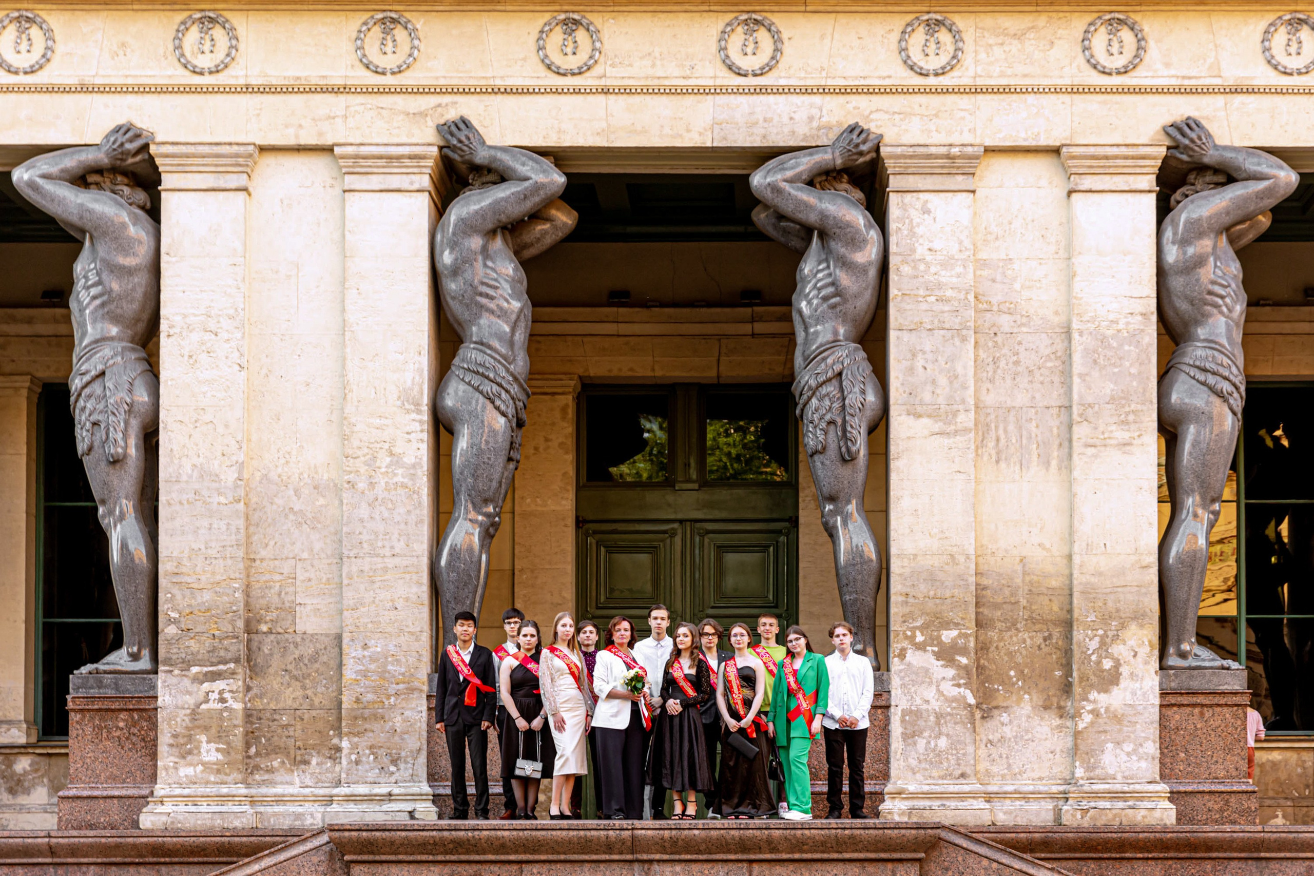 Фотосъёмка школьного выпускного. Фотограф на праздник, корпоратив, День Рождения и Юбилей в г. Санкт-Петербурге Алексей Анкушев