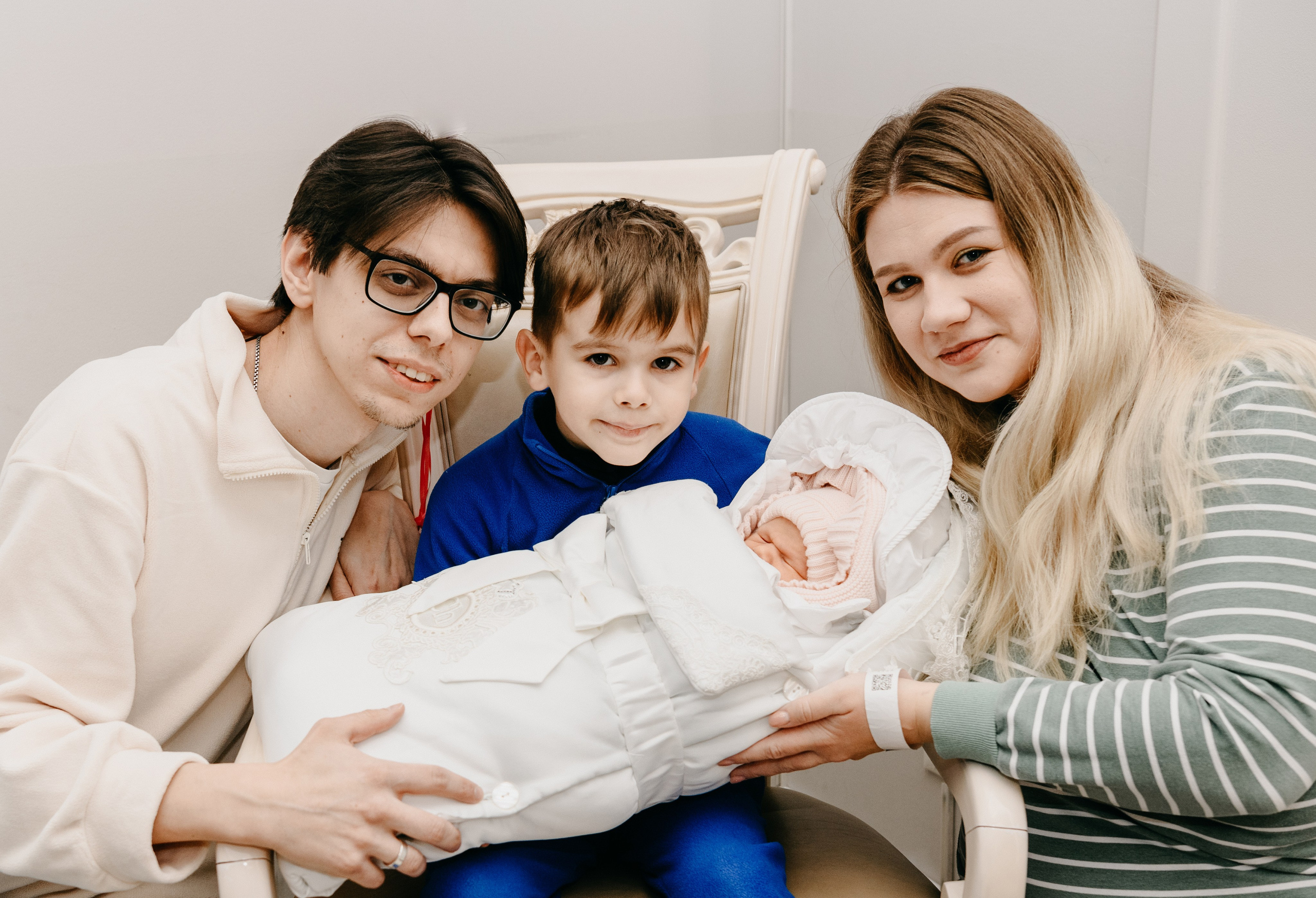 Выписка Арины. 4 роддом. Фотограф на выписку из роддома в Москве и МО