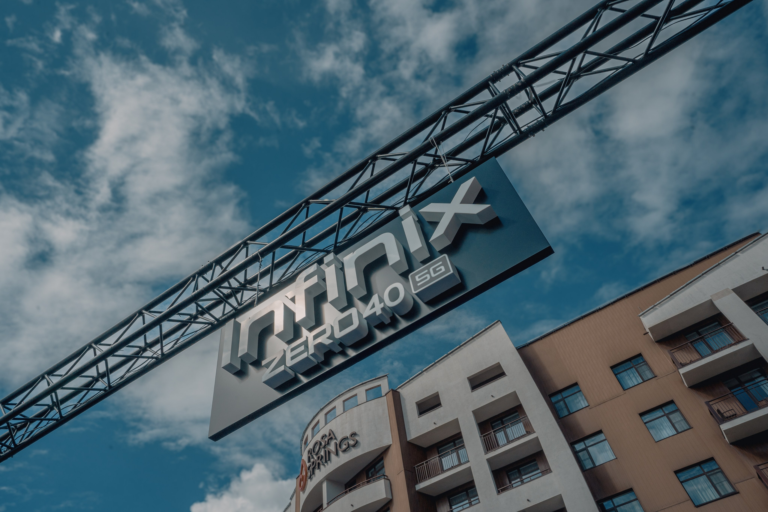 Фотосъмка промо телефона Infinix Zero 40 5G на Нью Стар Кэмпе 