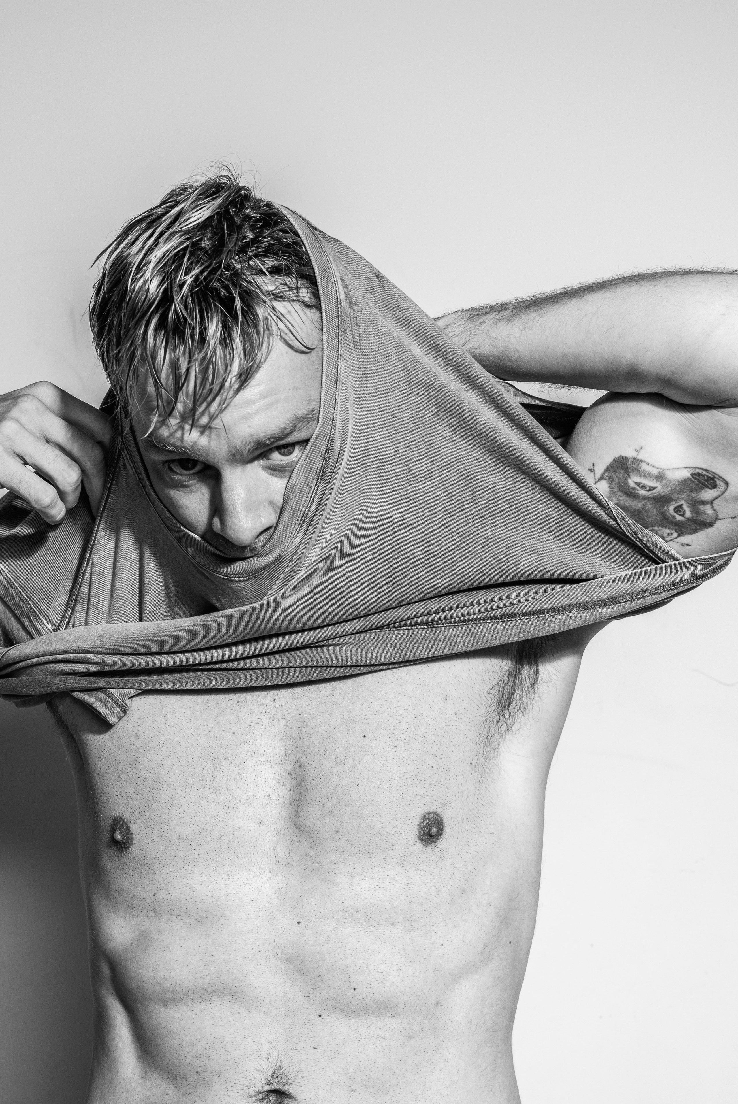 Элегантный черно-белый мужской портрет, профессиональный фотограф. Вольфганг Черни