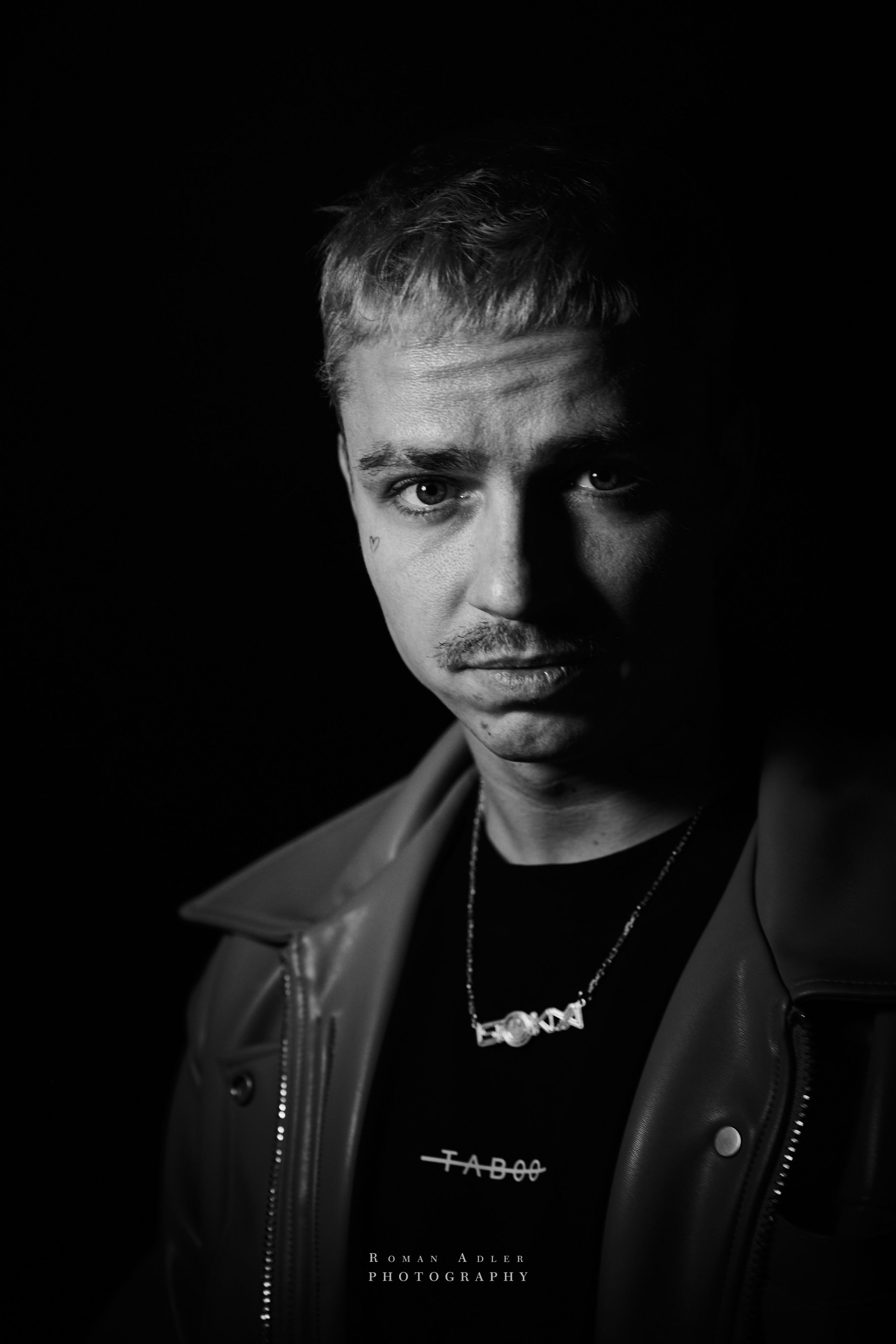 Премьера сериала ОКТАГОН. Фотограф Роман Адлер