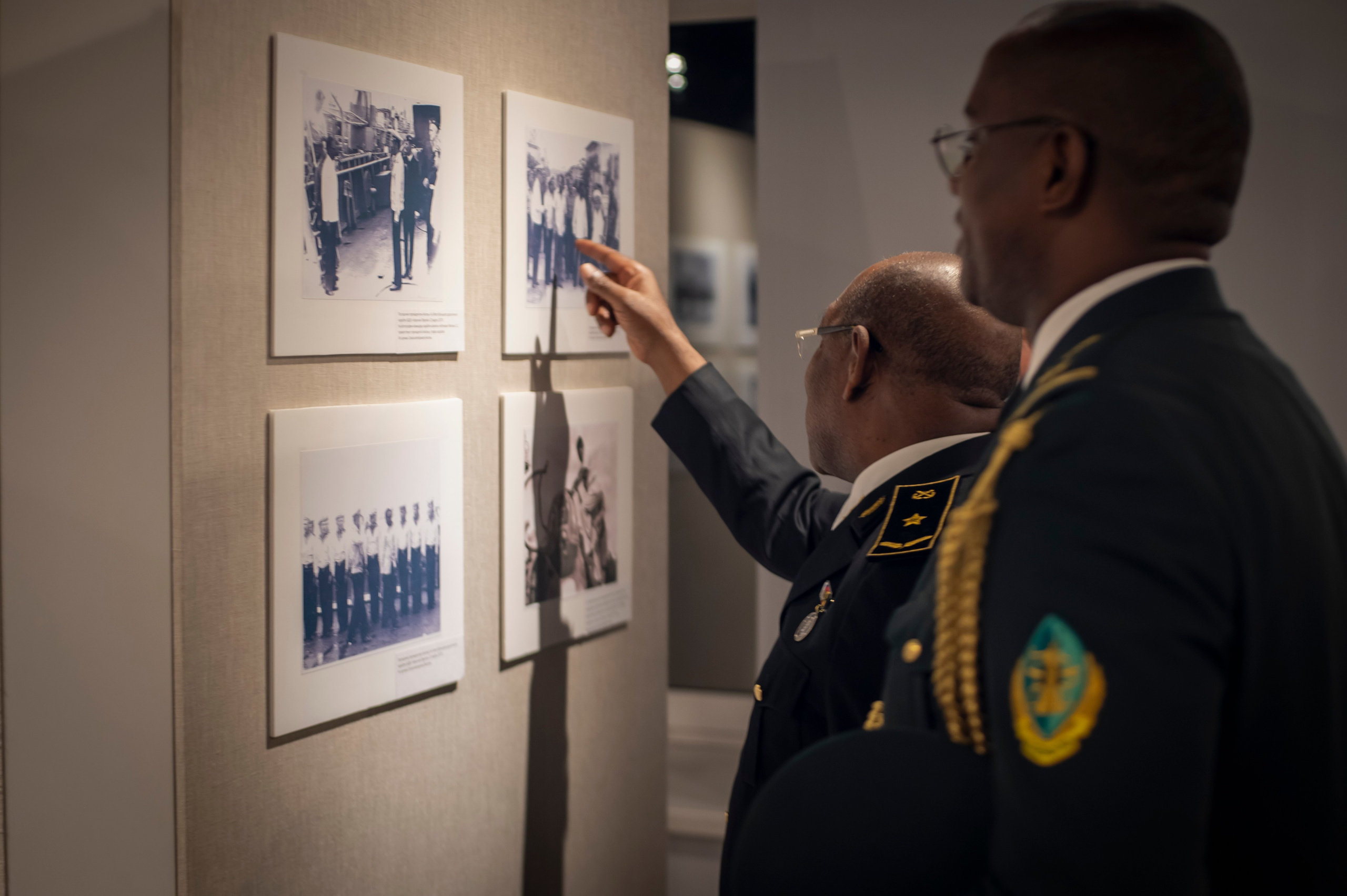 Ветераны Анголы «От прошлого к настоящему». Фотограф Роман Адлер