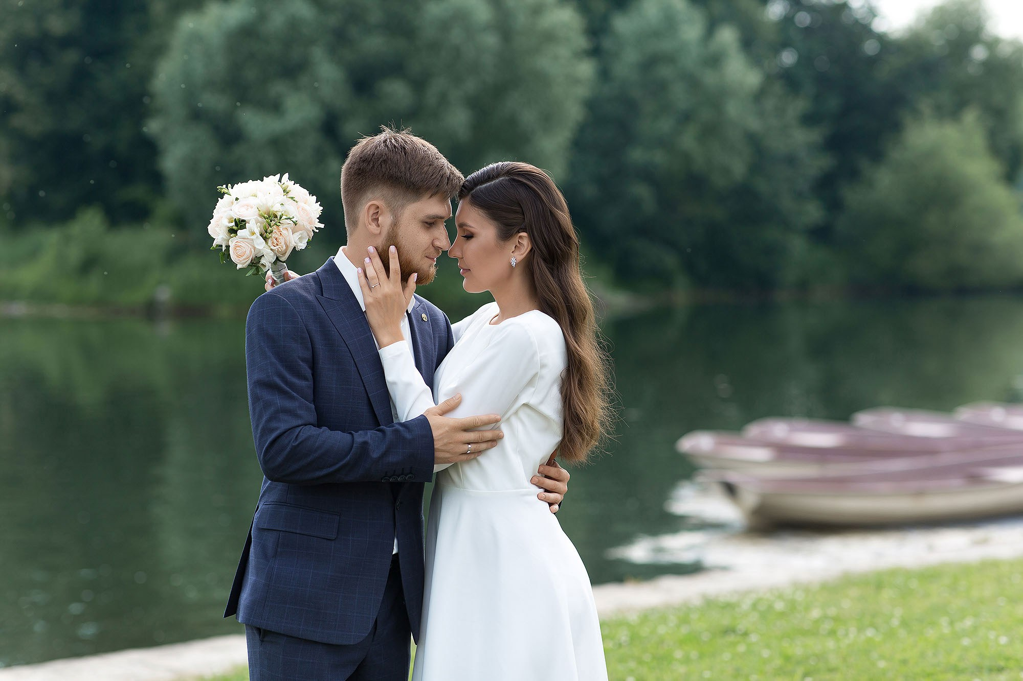 Прогулка, фотосессия жениха и невесты. Свадебная съемка. Фотограф в Москве Валерий Боцман