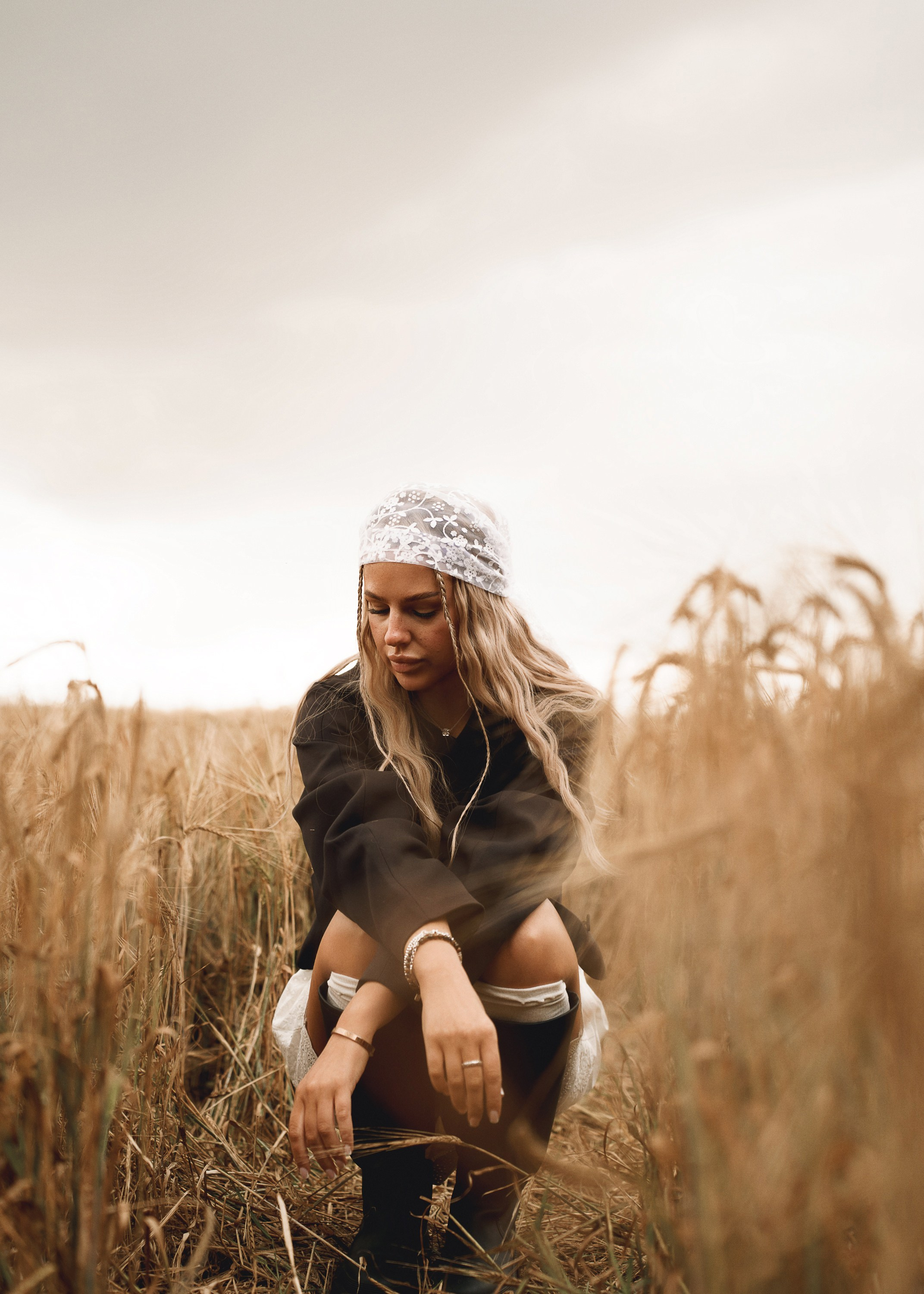 ПОЛЕ. Женский портрет