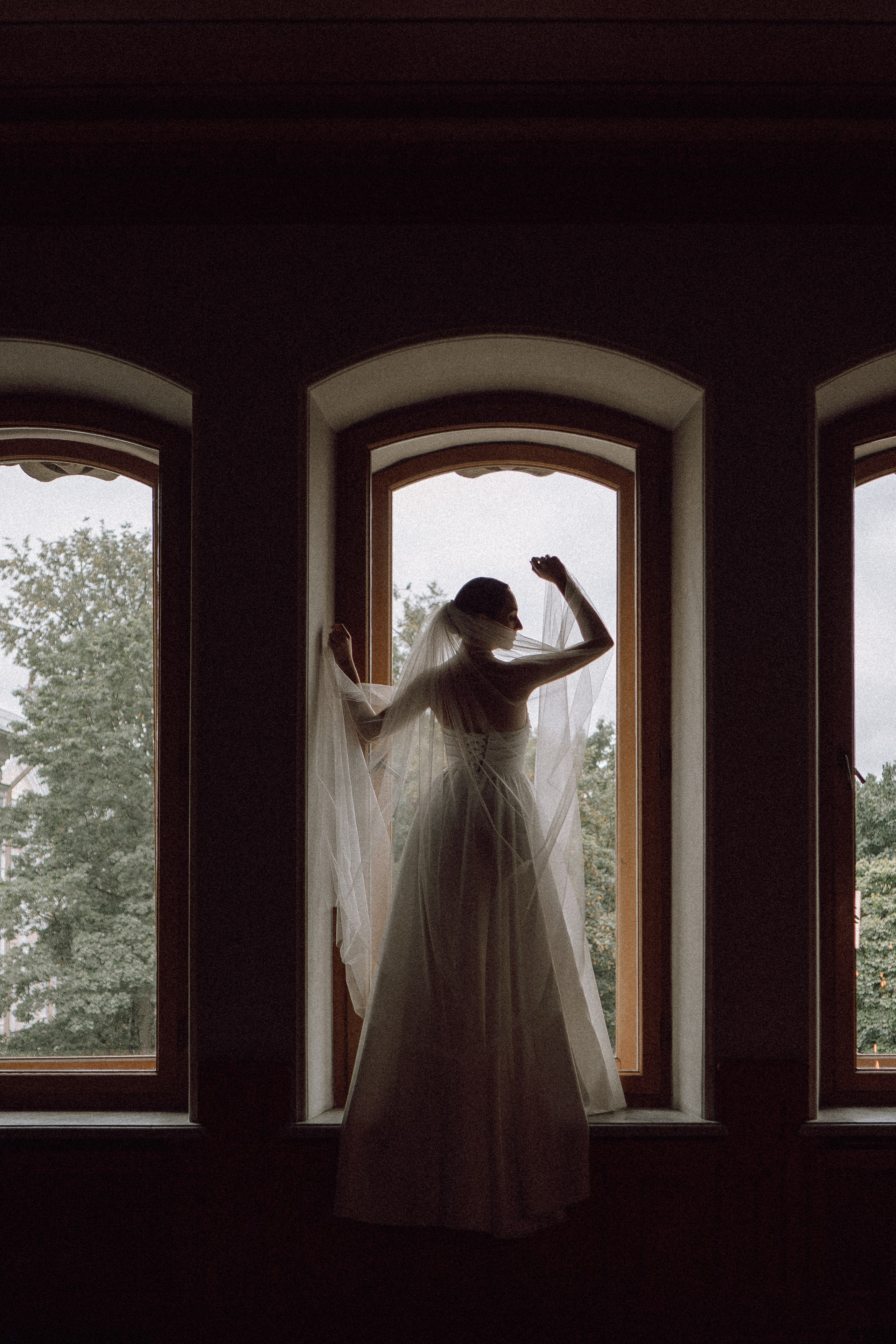 СВАДЕБНАЯ ПРОГУЛКА В САНТК-ПЕТЕРБУРГЕ (ИСАКИЕВСКИЙ СОБОР, ЗИМНЯЯ КАНАВКА, ЭРМИТАЖ И БОЛЬШАЯ МОРСКАЯ УЛИЦА). Профессиональный фотограф, Санкт-Петербург — Виктория Богомолова