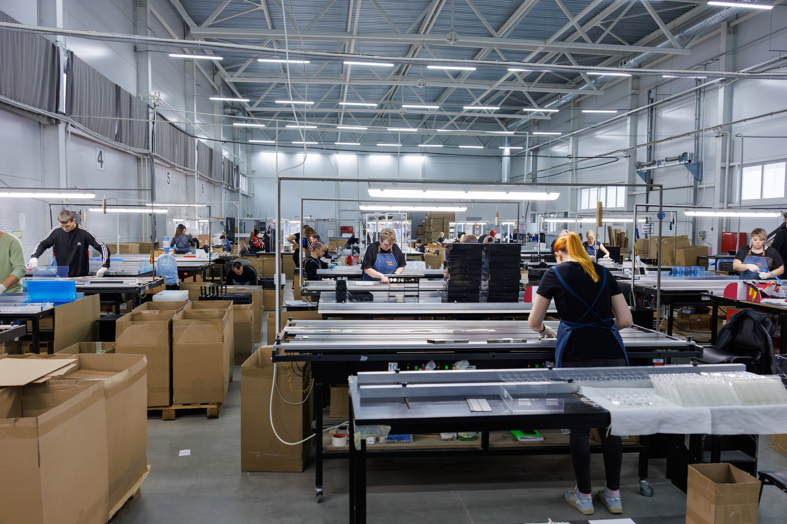 Съемка контента для рекламно-производственной фирмы «Дека» (2025). Репортажный и портретный фотограф в Ярославле Константин Горбачев