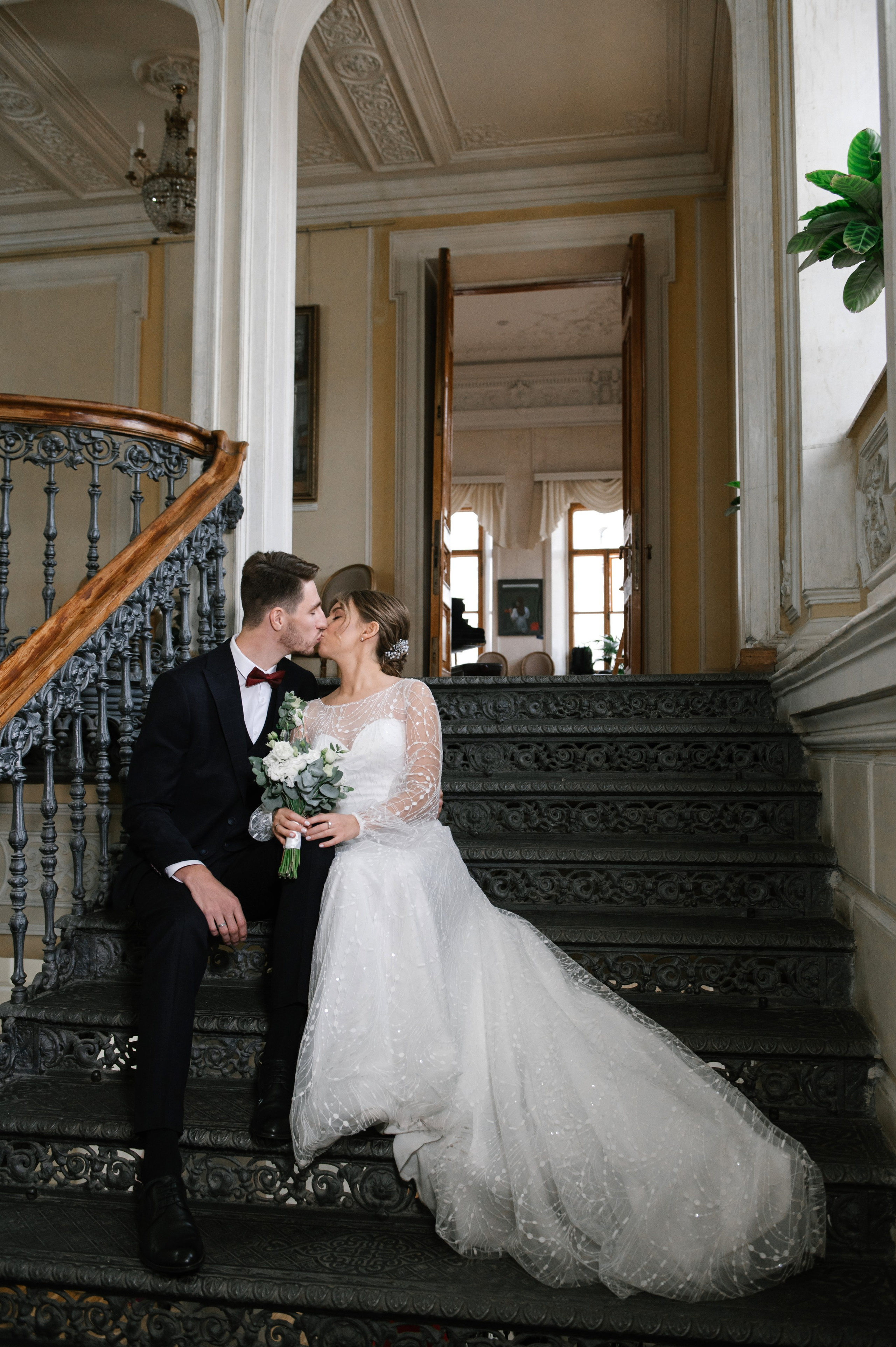 Свадебная фотосессия в Читальне имени Пушкина и камерный банкет в ресторане «Гусятникоff». Семейный и свадебный фотограф в Москве Татьяна Николаева