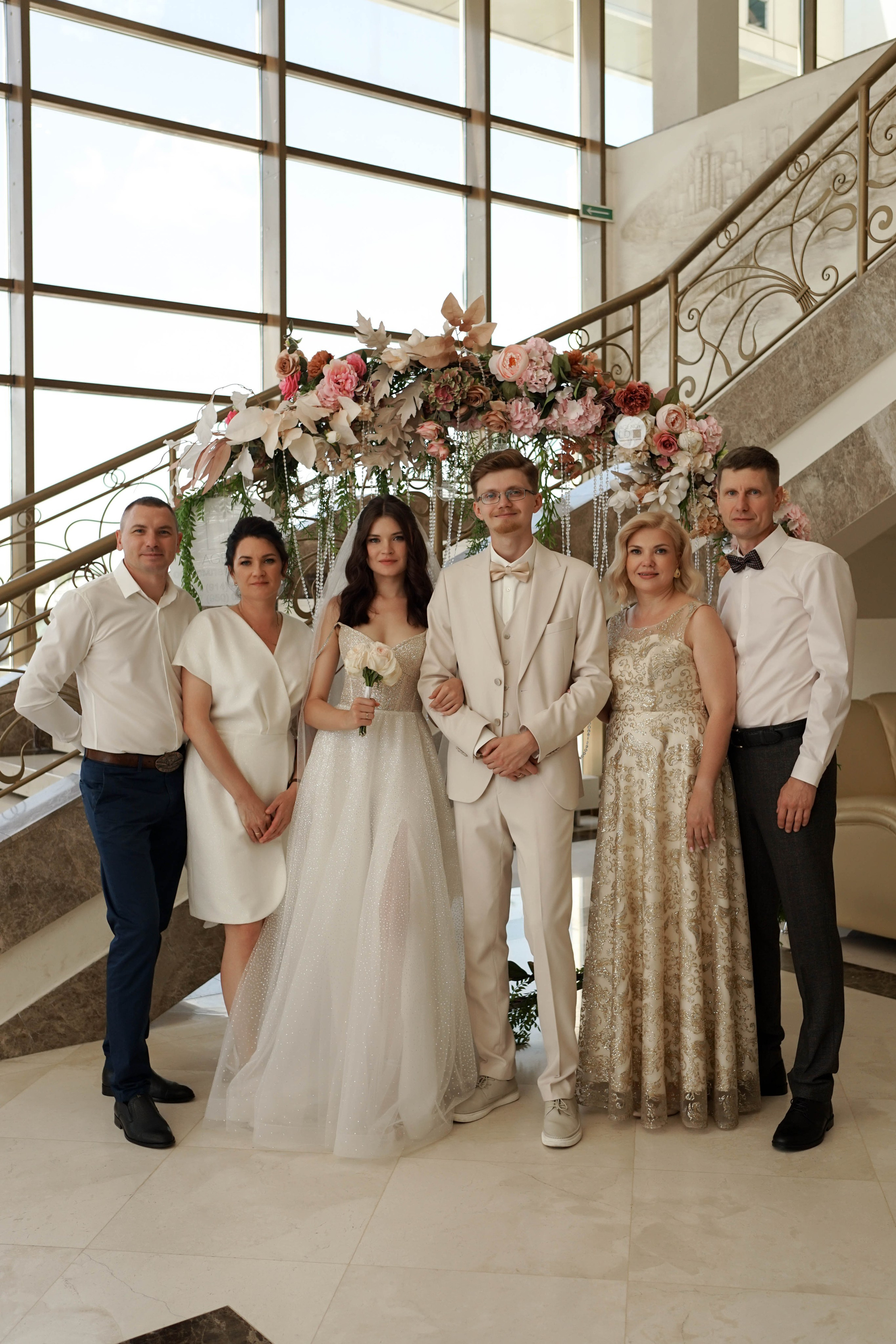 Яна и Никита: сборы в отеле, регистрация и банкет. Фотограф в Иркутске