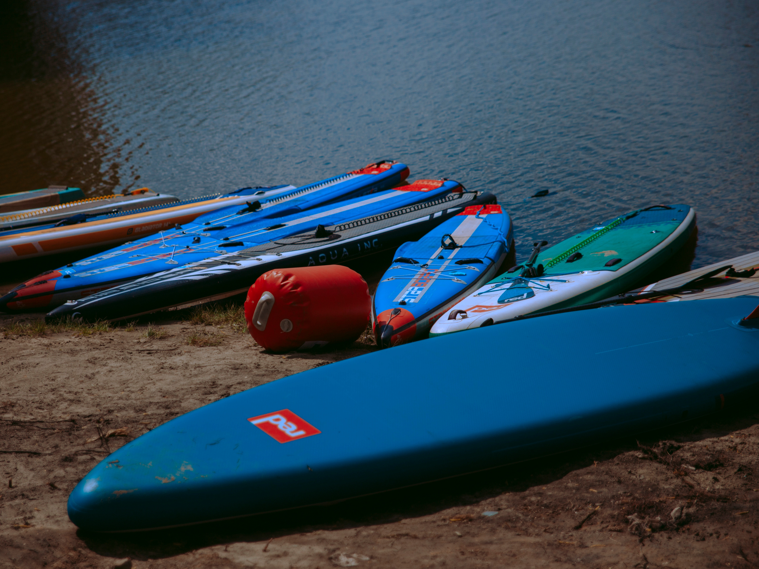 Соревнования и фестиваль по sup-серфингу в Новосибирске.