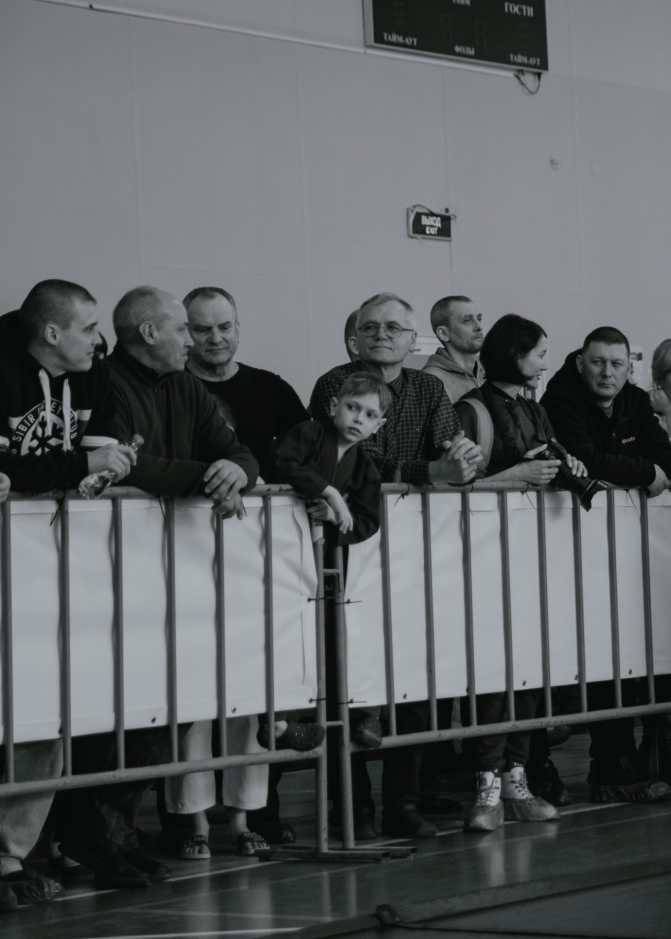 Болельщики на детском турнире по джиу-джитсу.