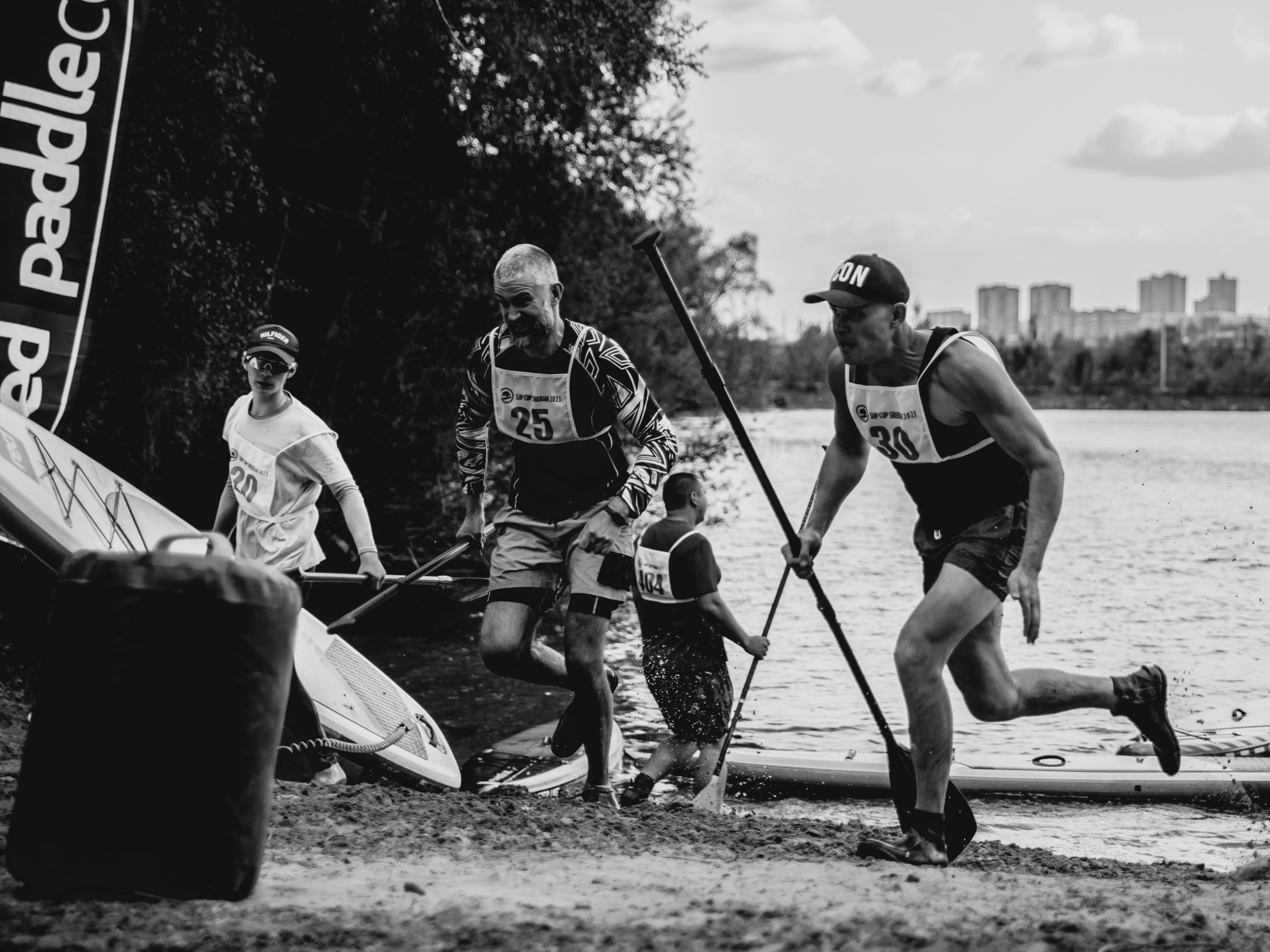 Соревнования по сап-серфингу в Новосибирске.