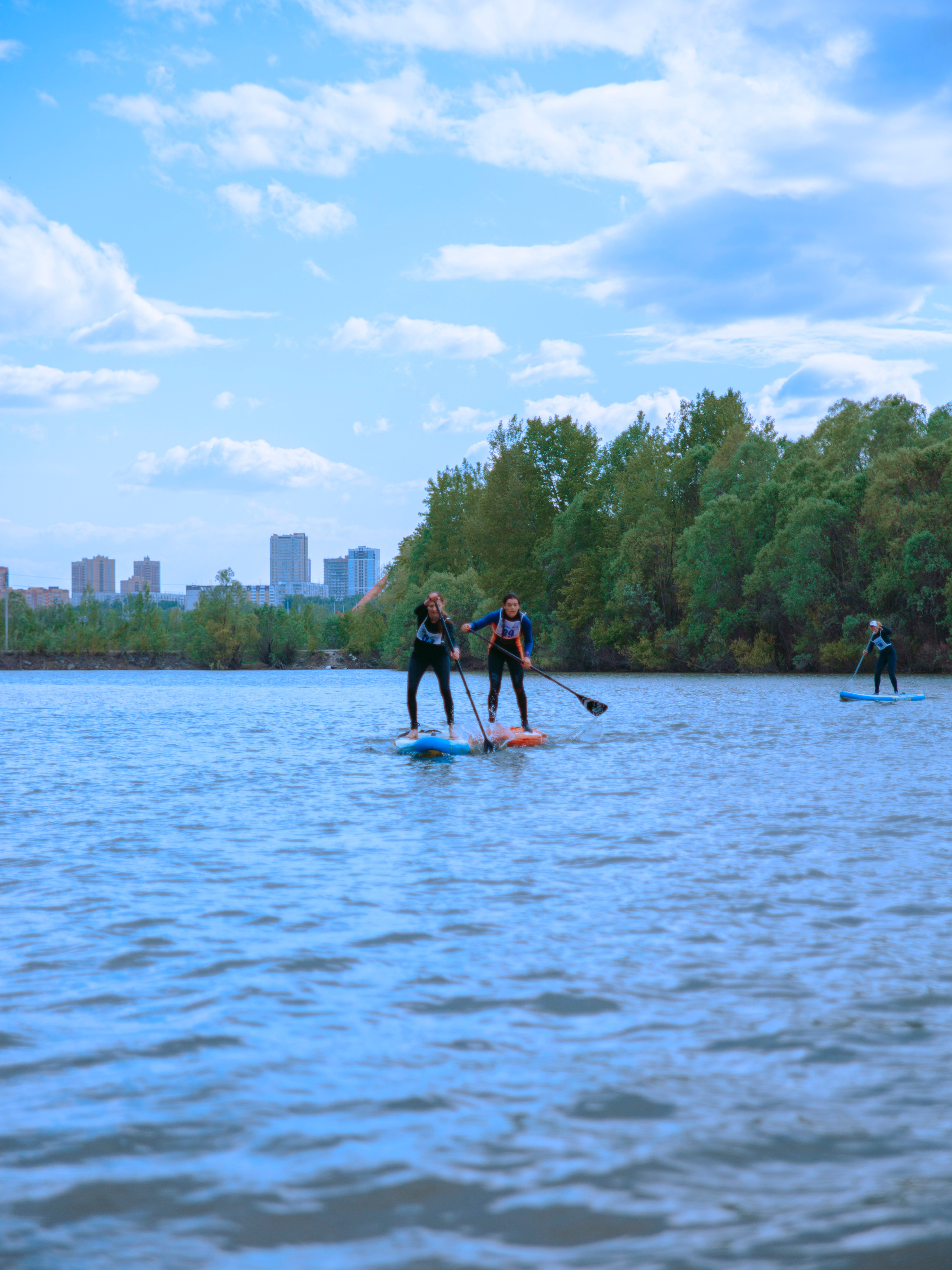 Соревнования по сап-серфингу в Новосибирске.