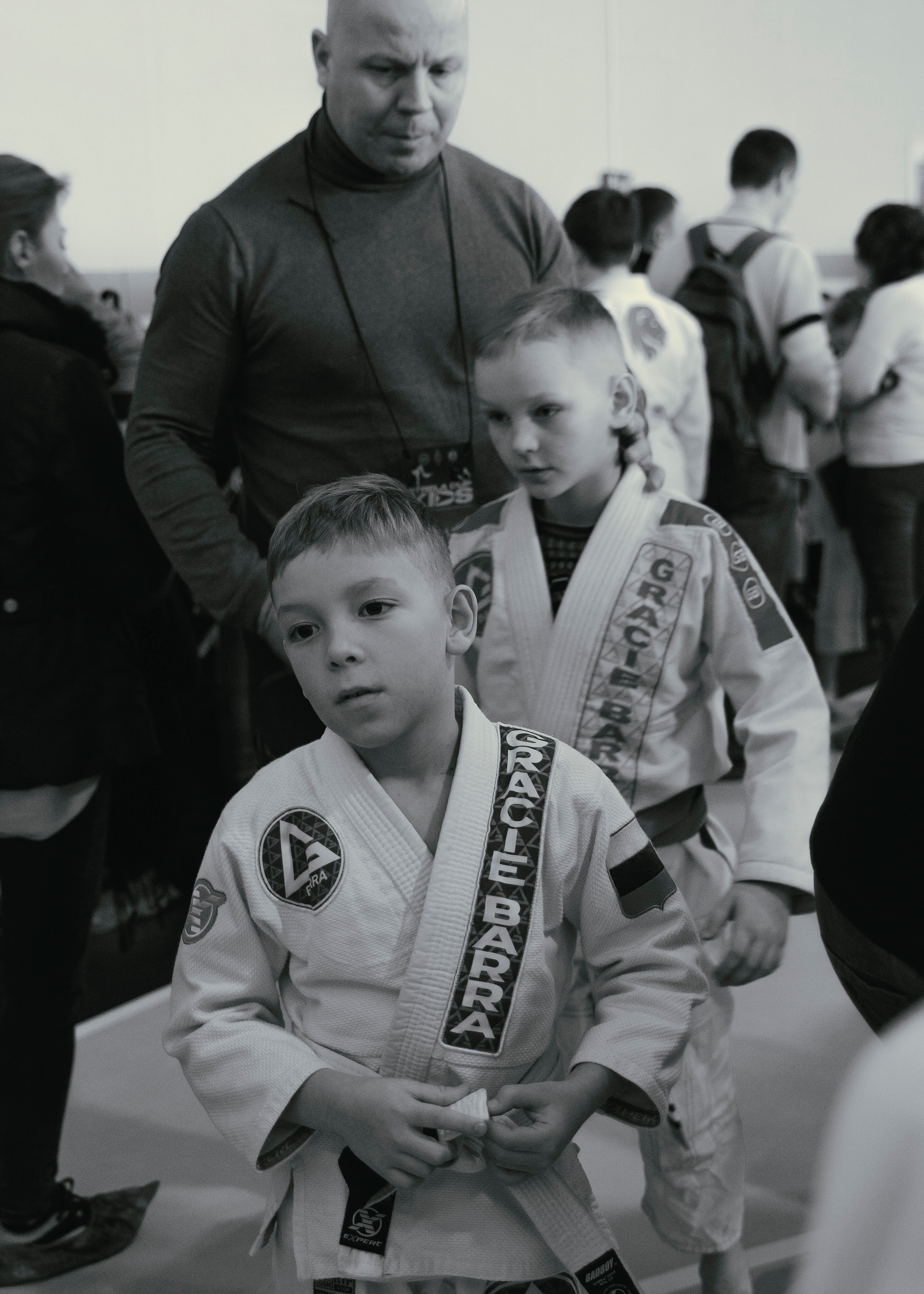 Спорный момент на детских спортивных соревнованиях.