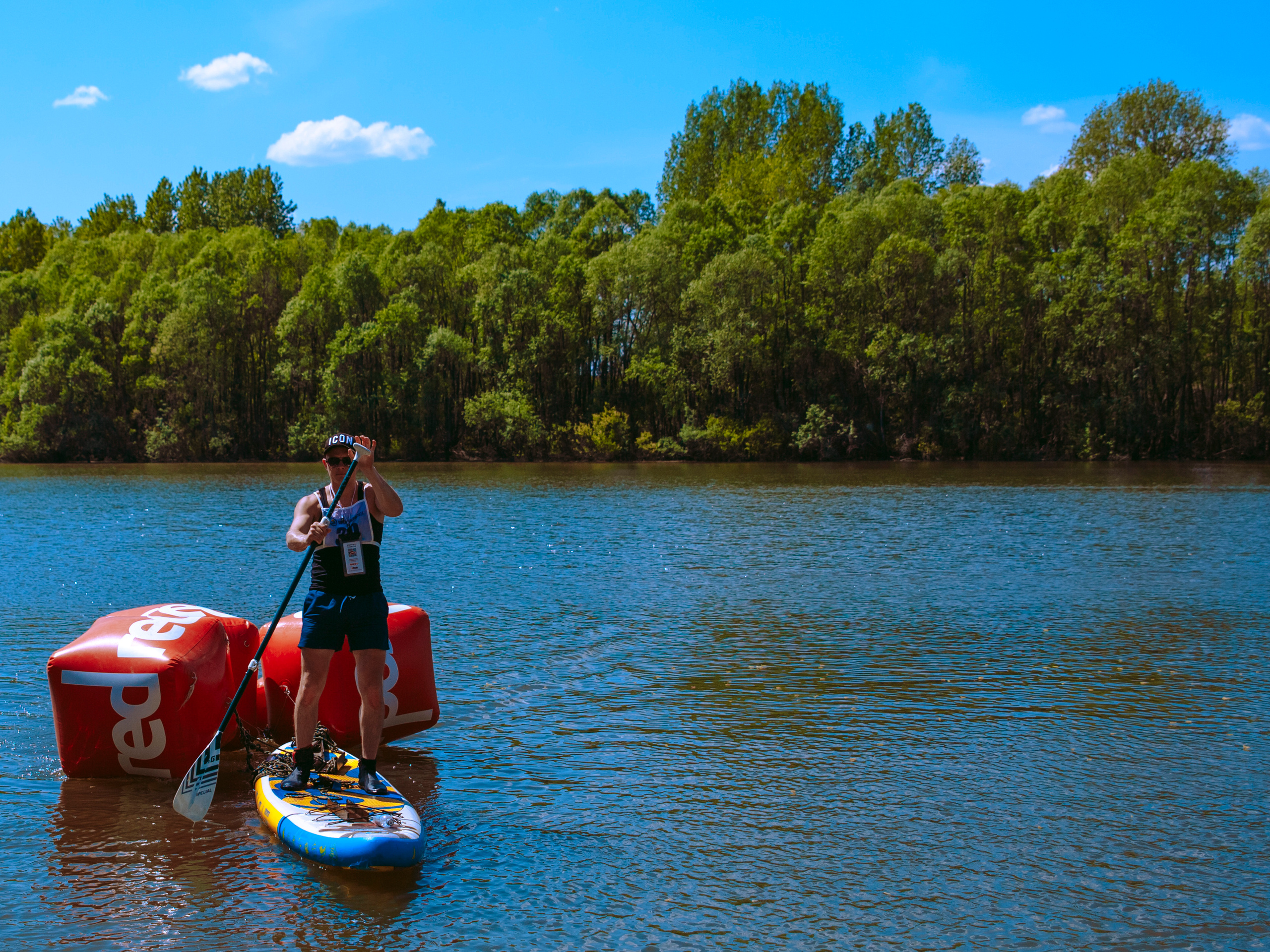 Соревнования и фестиваль по sup-серфингу в Новосибирске.