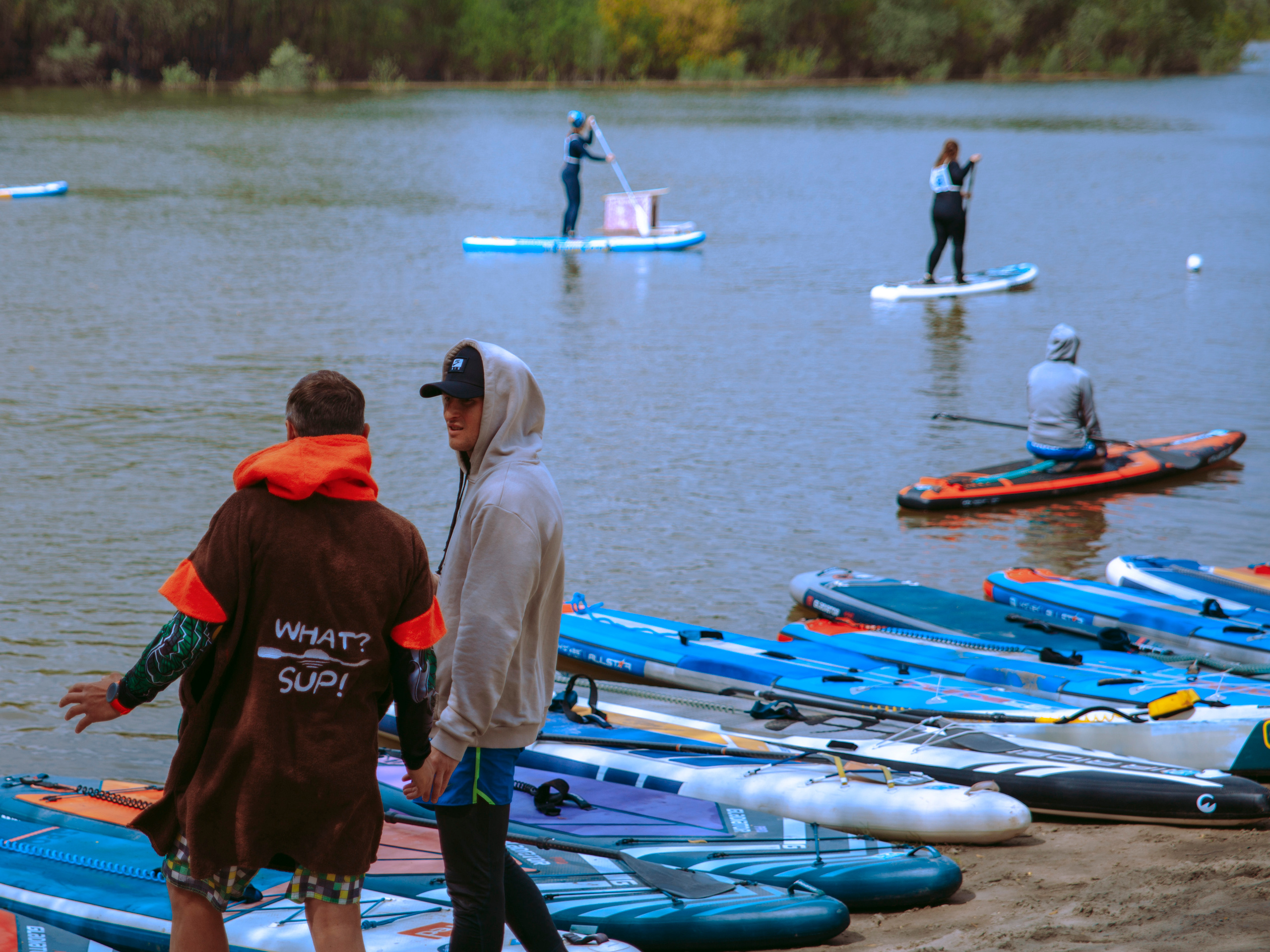 Соревнования и фестиваль по sup-серфингу в Новосибирске.
