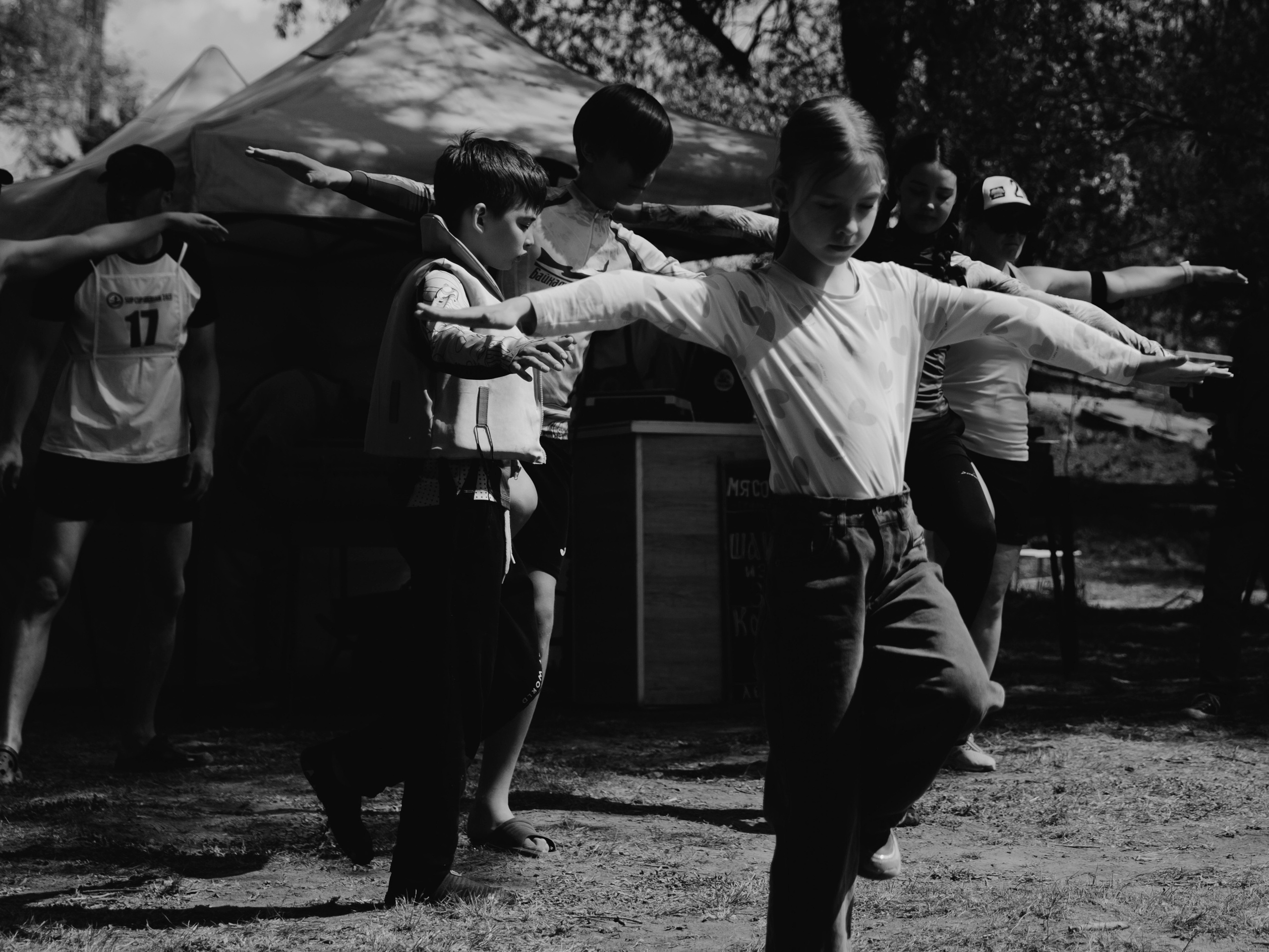 Соревнования и фестиваль по sup-серфингу в Новосибирске.