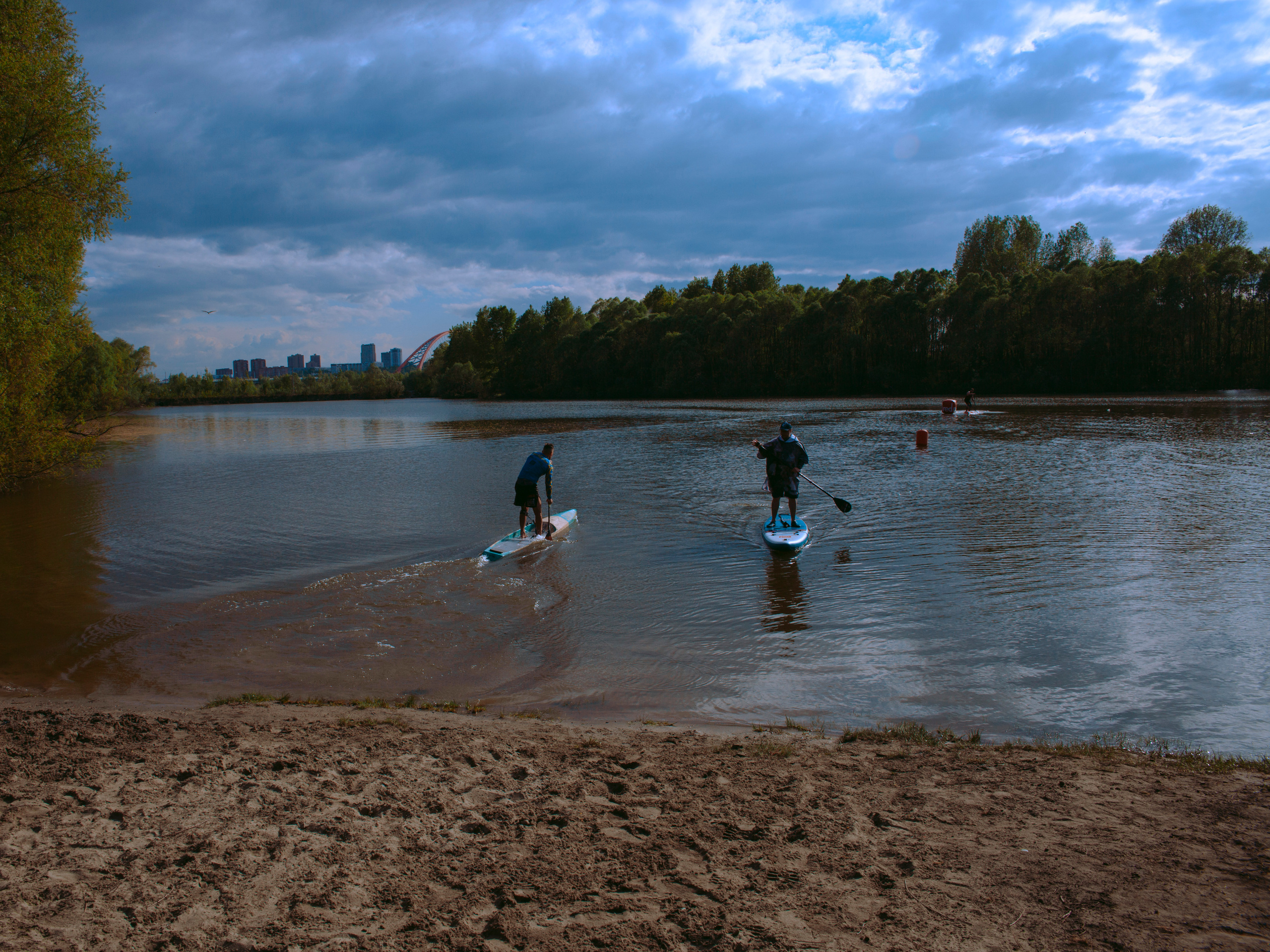 Соревнования по сап-серфингу в Новосибирске.