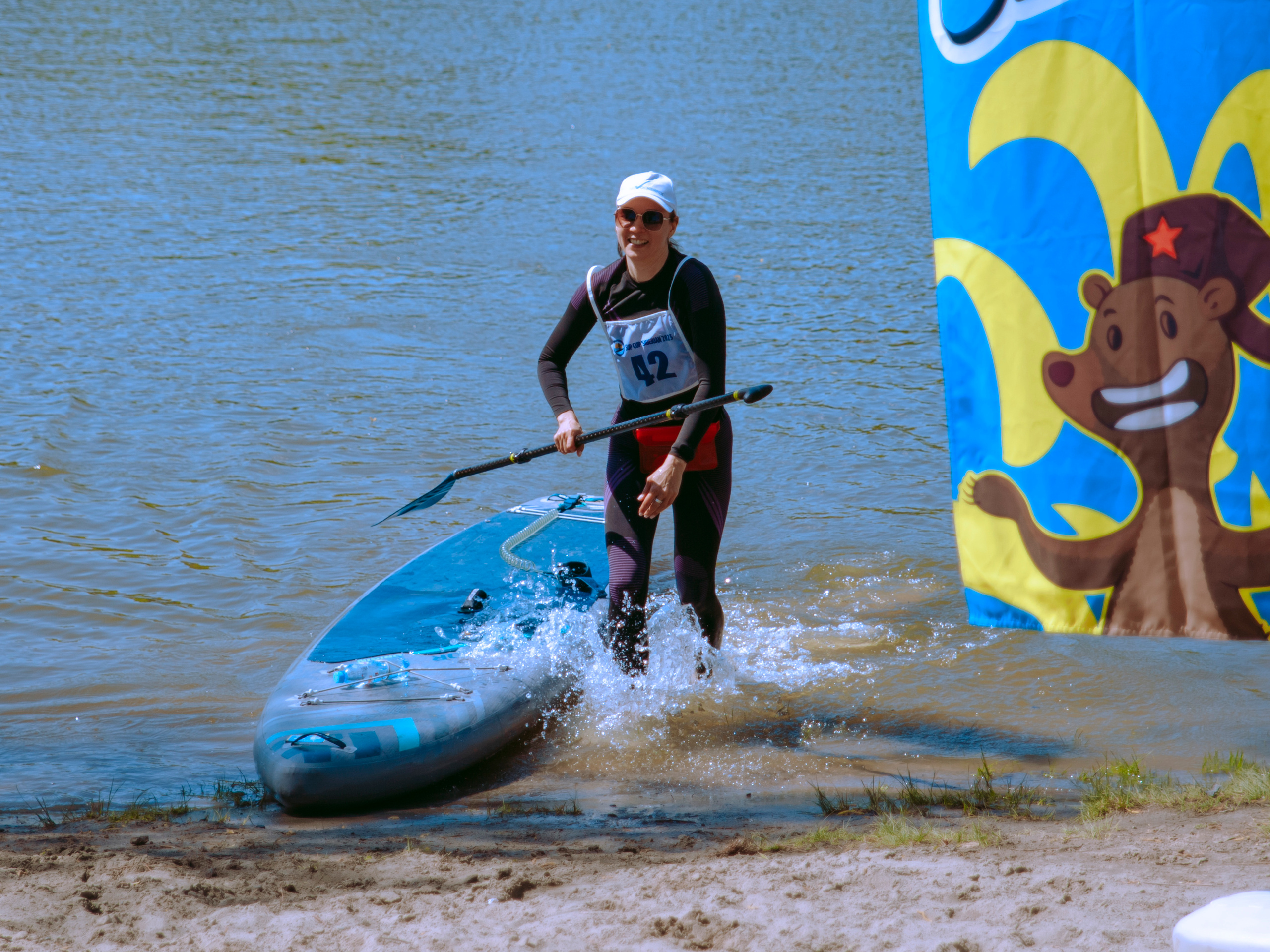 Соревнования и фестиваль по sup-серфингу в Новосибирске.