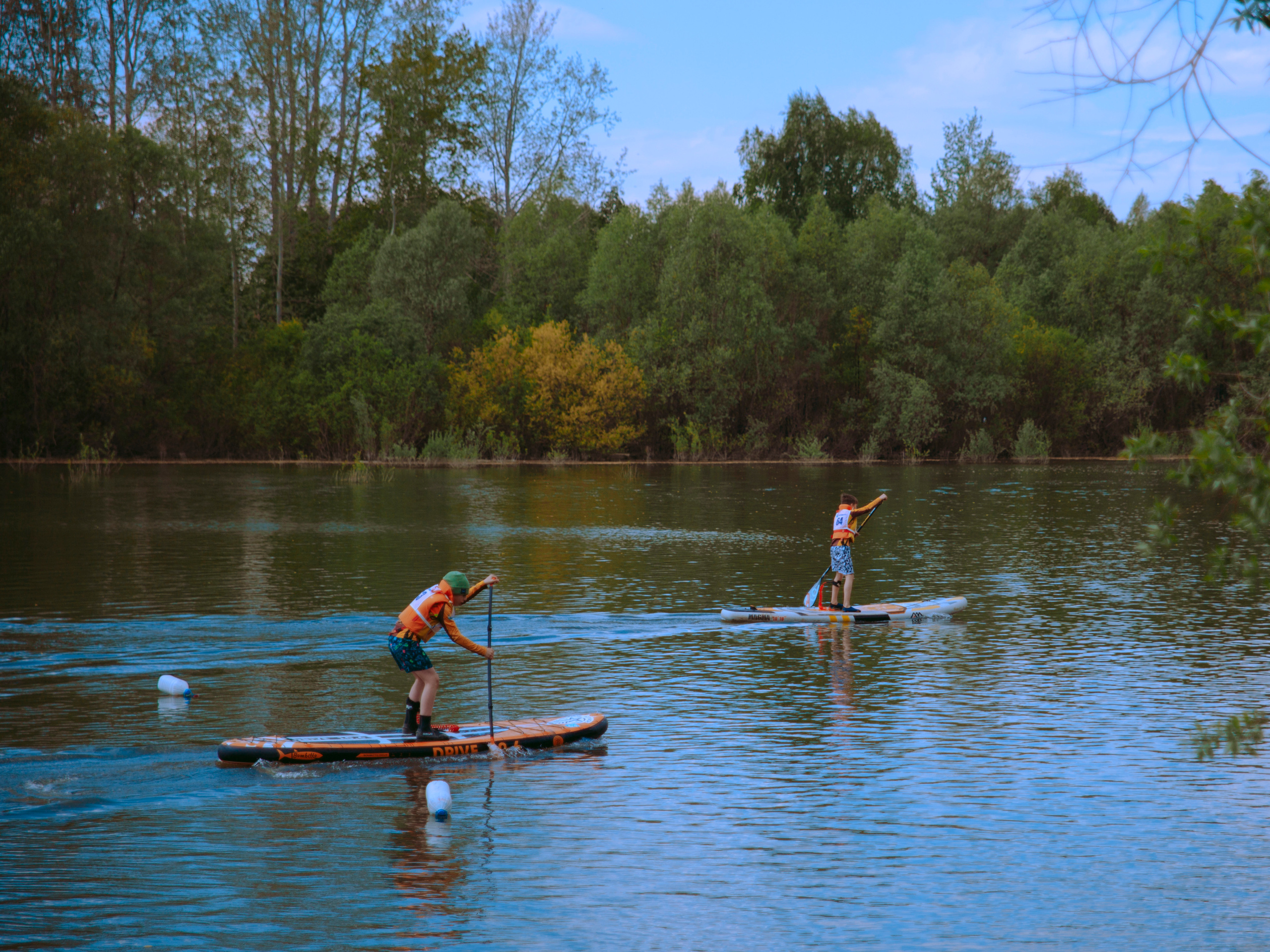 Соревнования и фестиваль по sup-серфингу в Новосибирске.