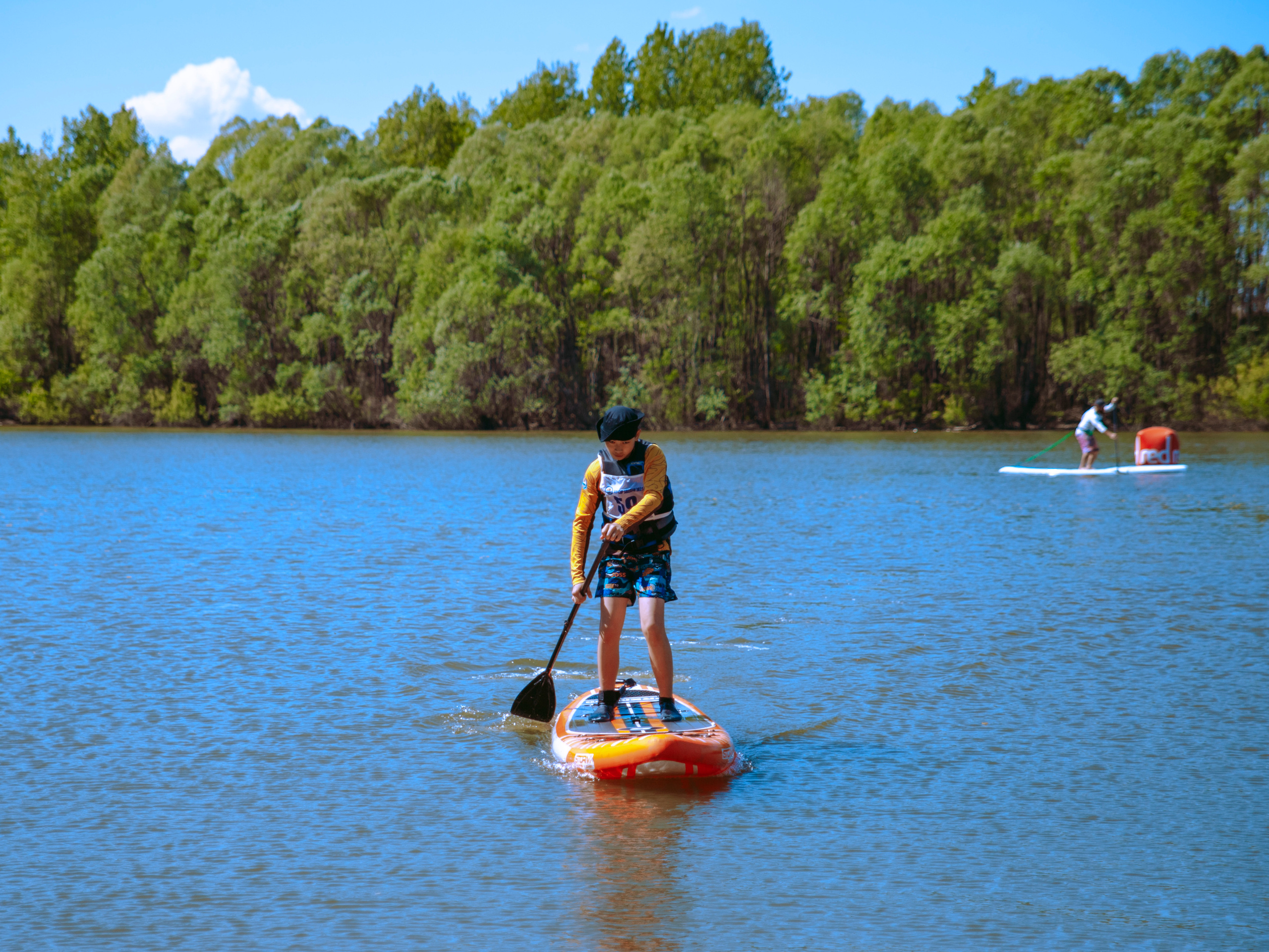 Соревнования и фестиваль по сап-серфингу.