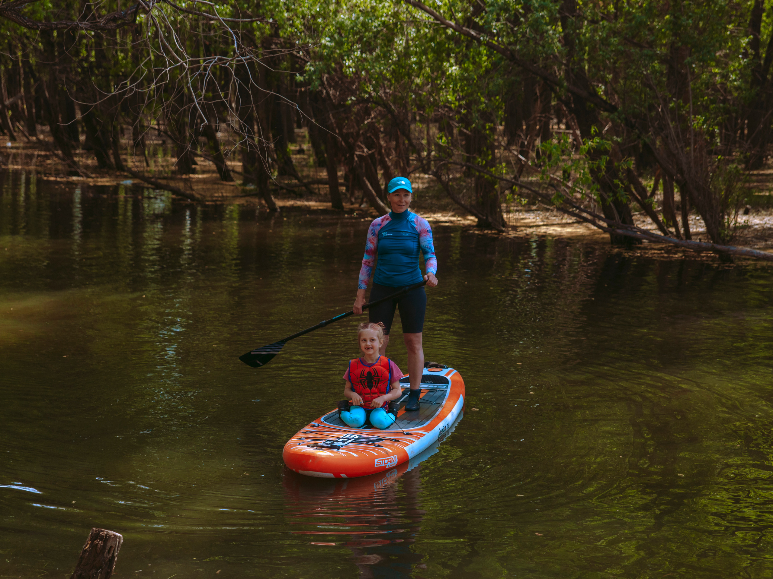 Соревнования и фестиваль по sup-серфингу в Новосибирске.