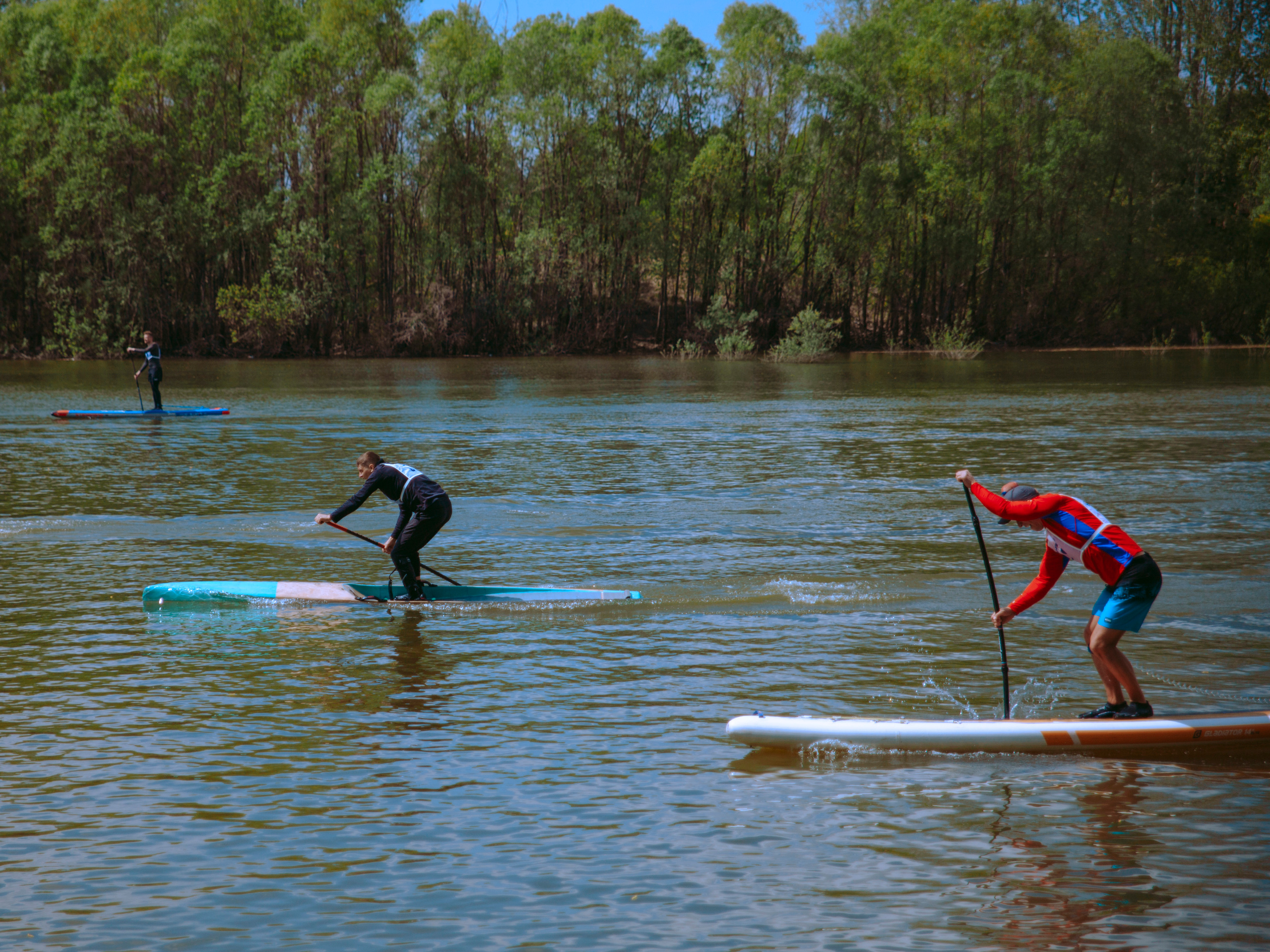 Соревнования и фестиваль по sup-серфингу в Новосибирске.