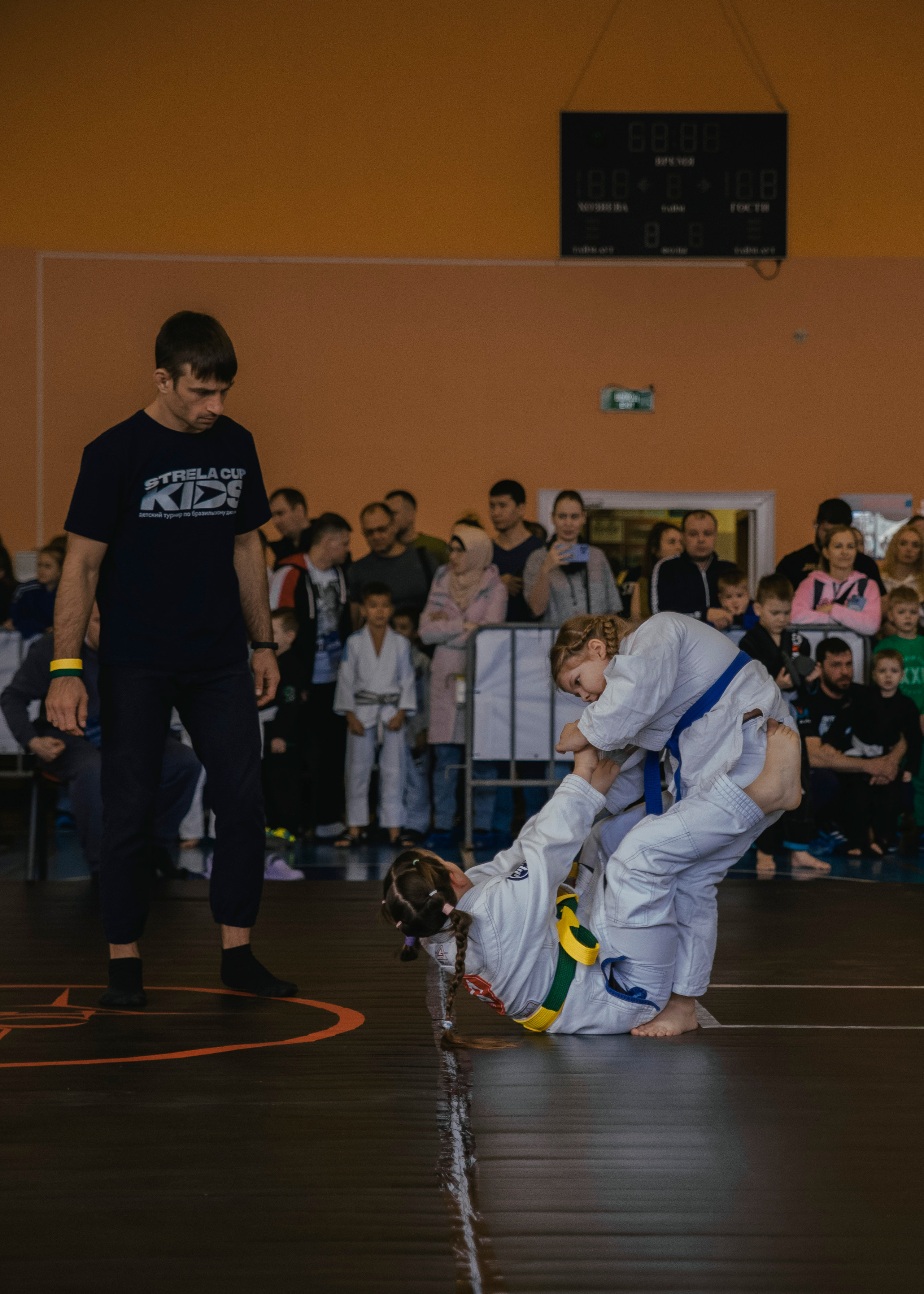 на детском турнире по джиу-джитсу.