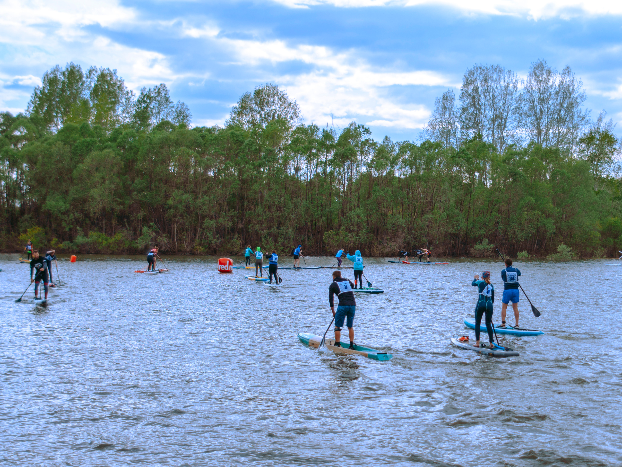 Соревнования по сап-серфингу в Новосибирске.