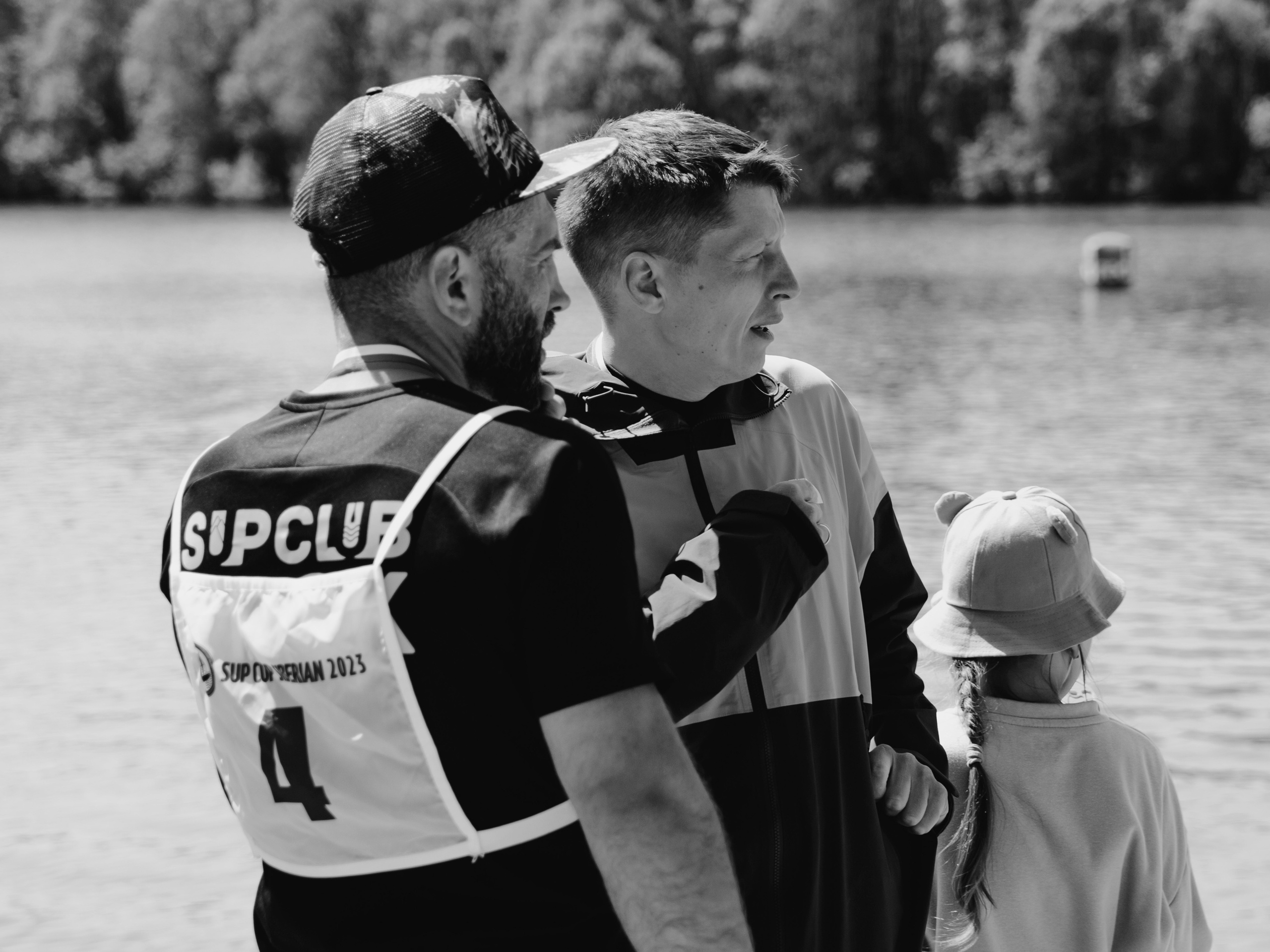 Соревнования и фестиваль по sup-серфингу в Новосибирске.