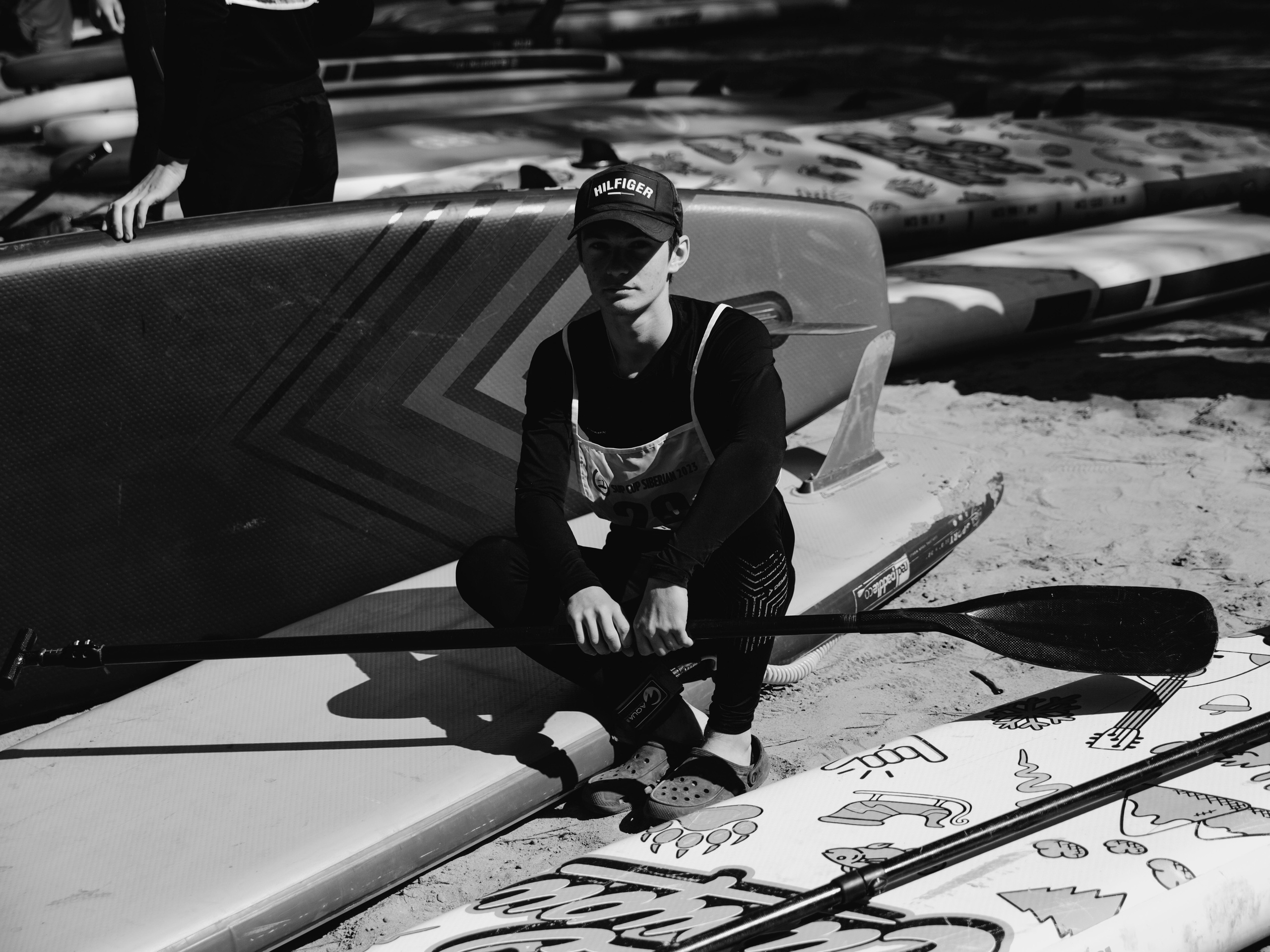 Портрет парня серфера.